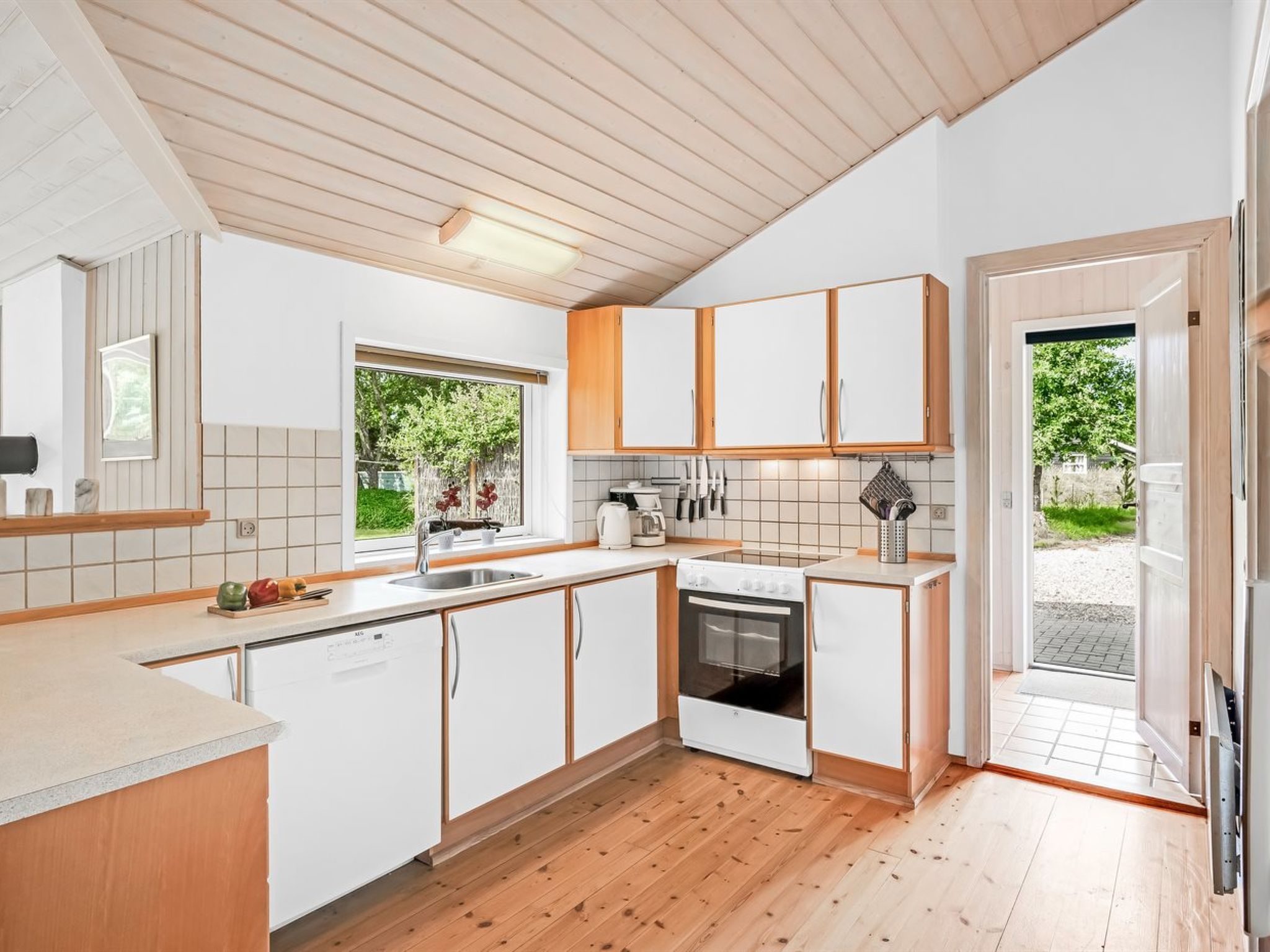 "Salla" - 1.2km from the sea-Binnen