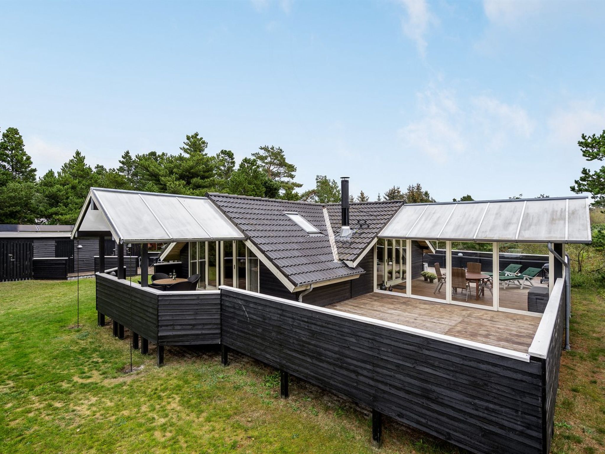 "Medard" - 2km from the sea - Outside