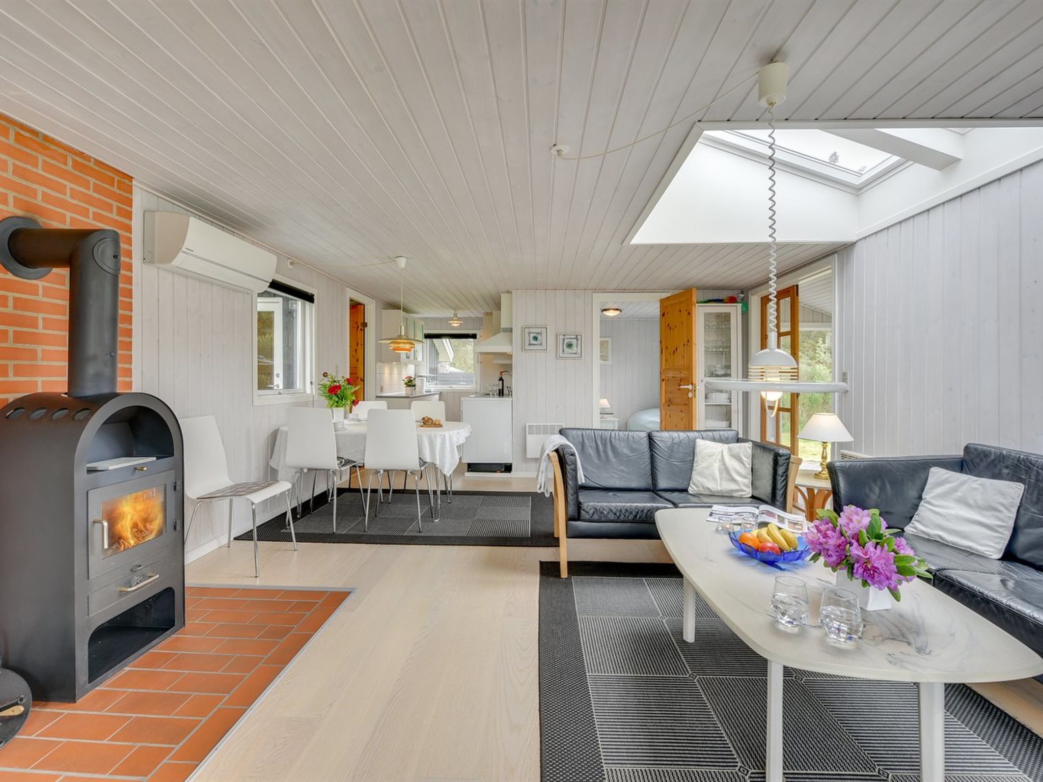 "Hildegarde" - 900m from the sea-Dedans
