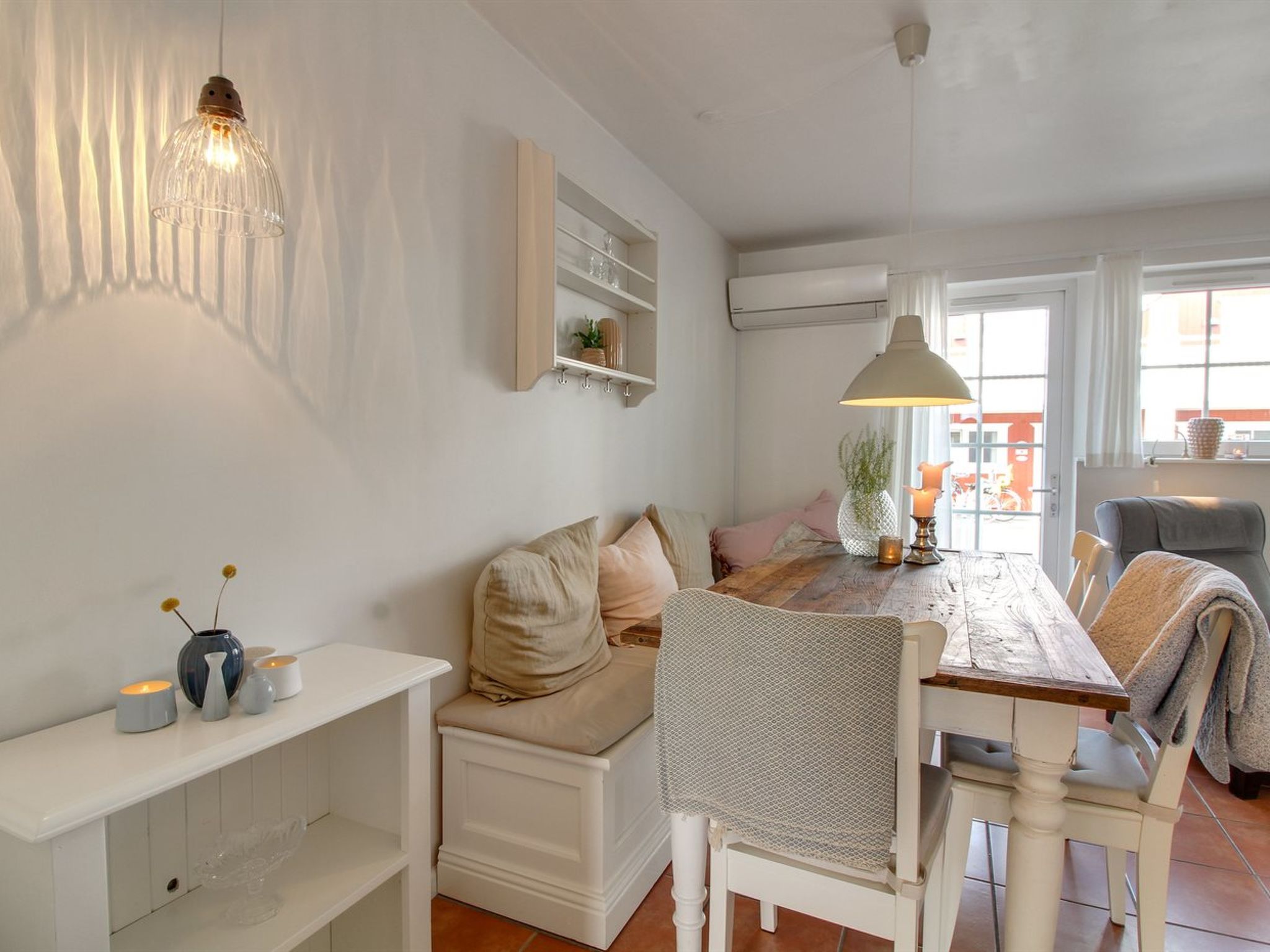"Vinny" - 1.2km from the sea-Drinnen