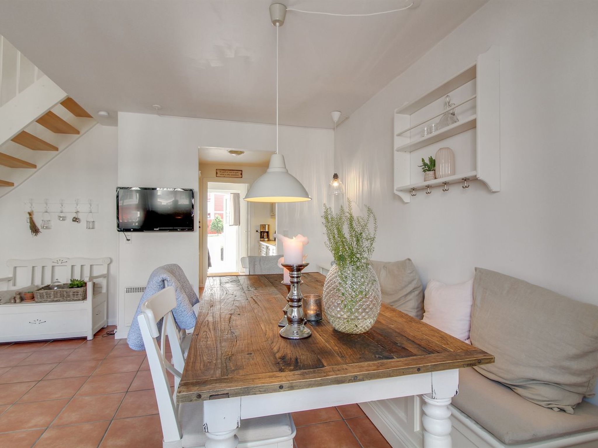 "Vinny" - 1.2km from the sea-Drinnen
