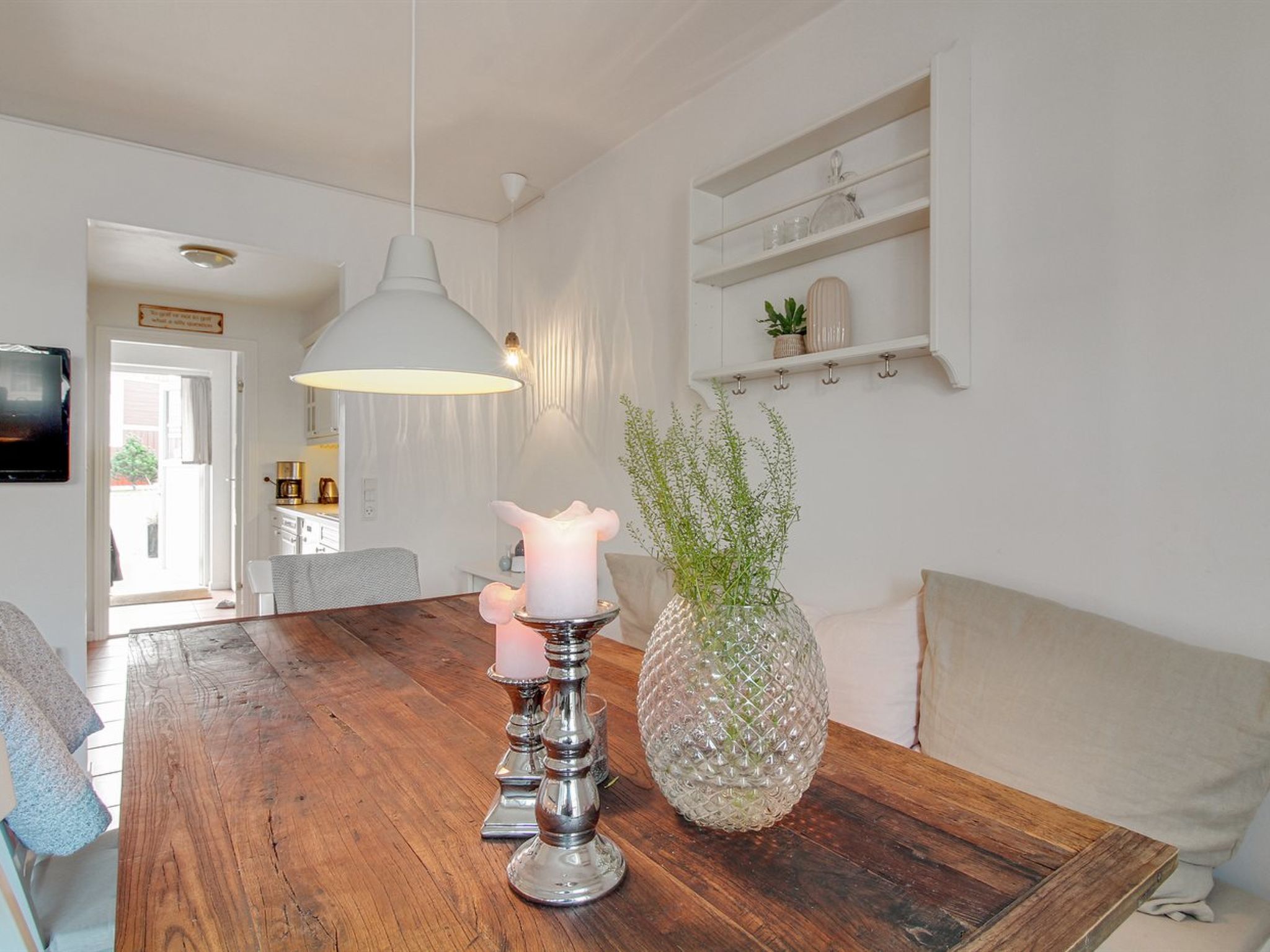 "Vinny" - 1.2km from the sea-Drinnen