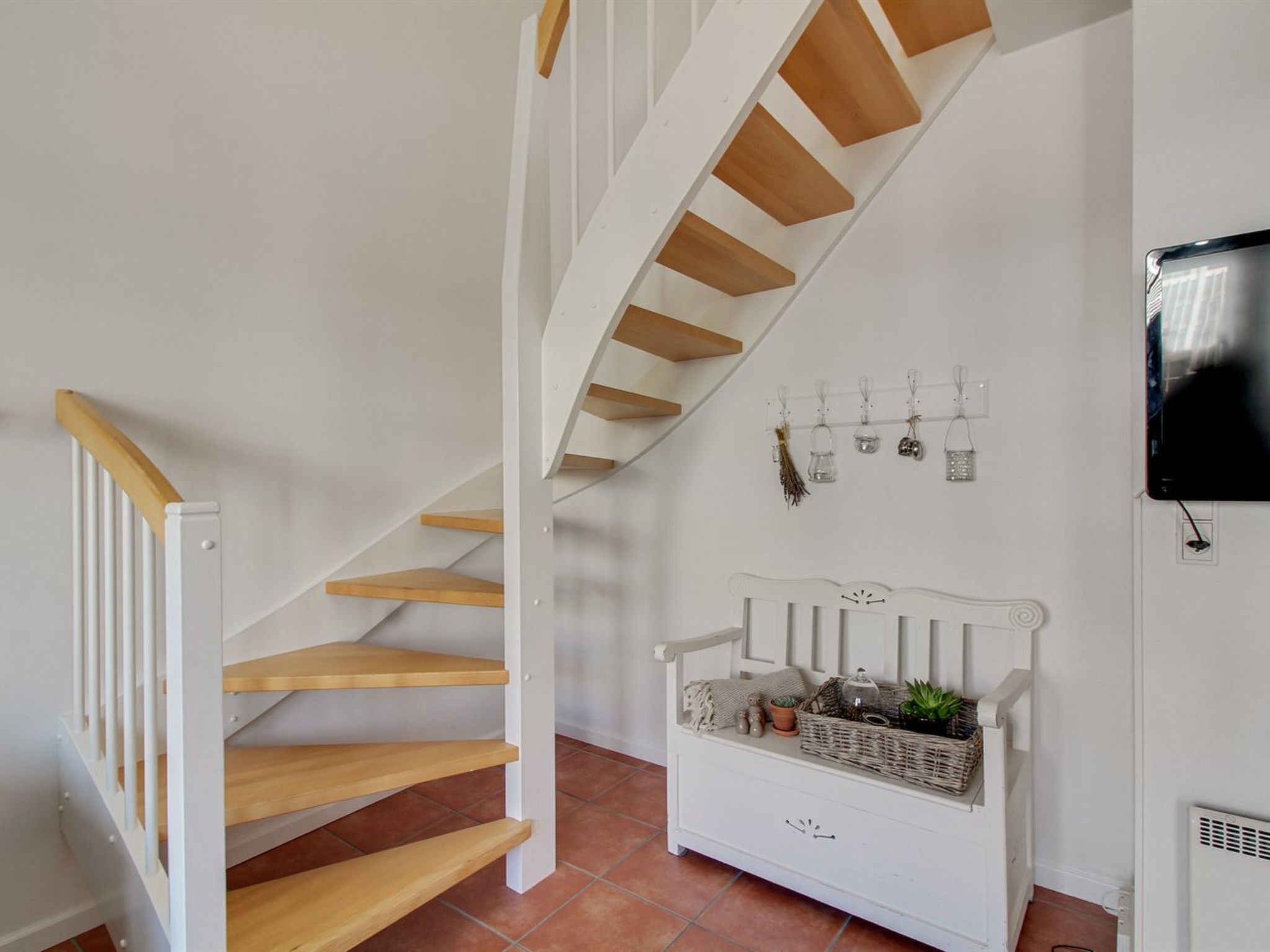 "Vinny" - 1.2km from the sea-Drinnen