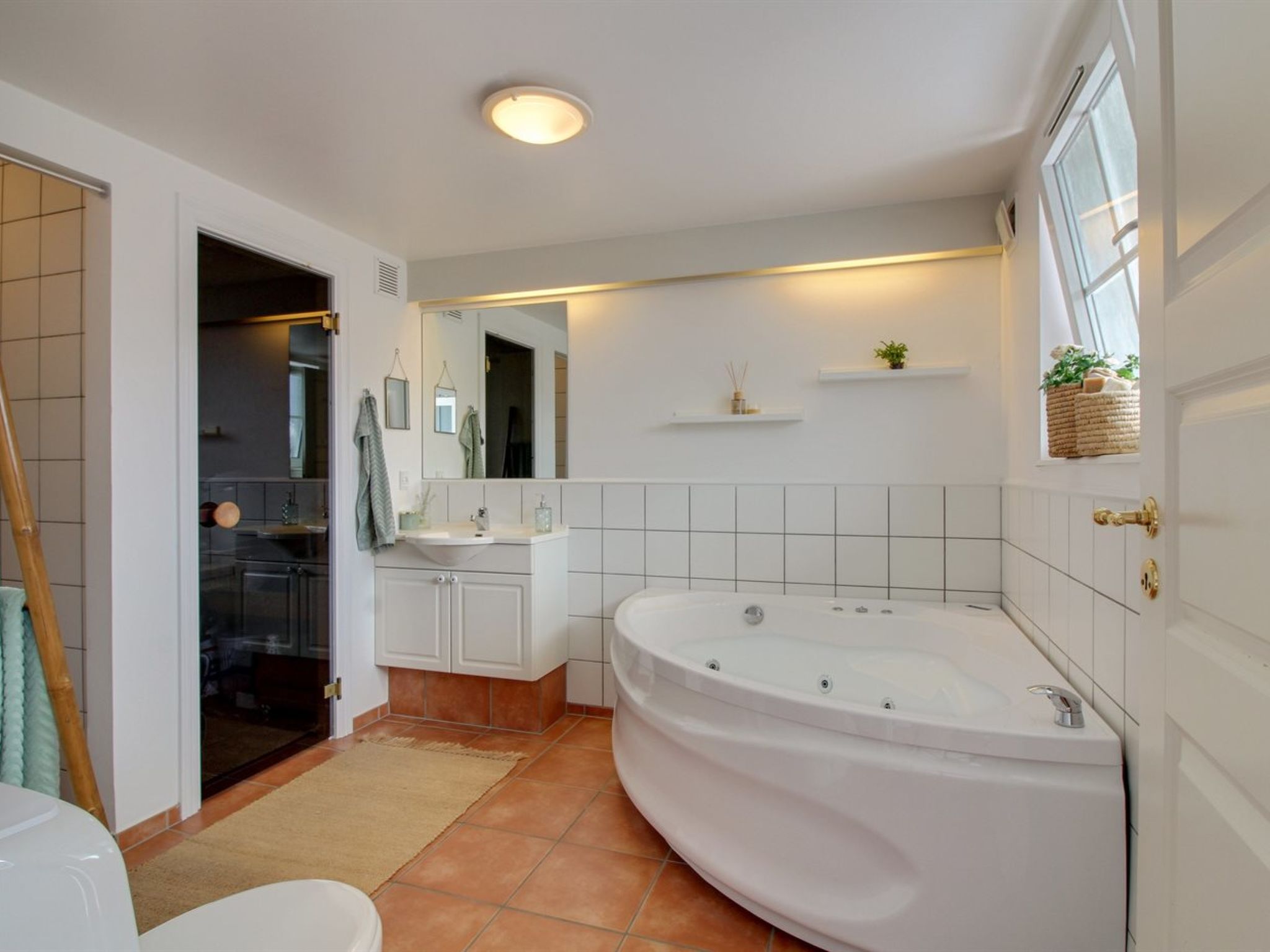"Vinny" - 1.2km from the sea-Drinnen