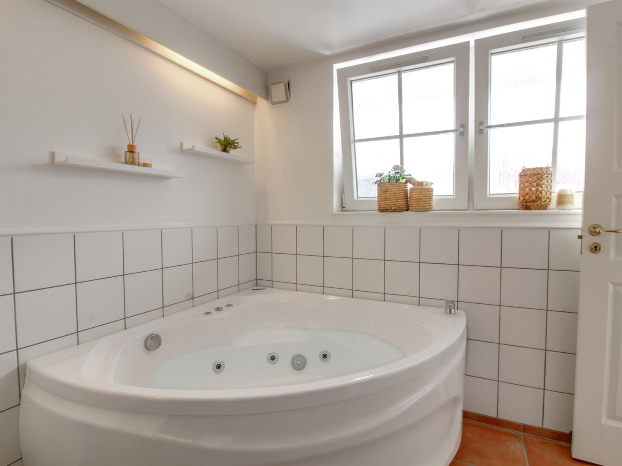 "Vinny" - 1.2km from the sea-Drinnen