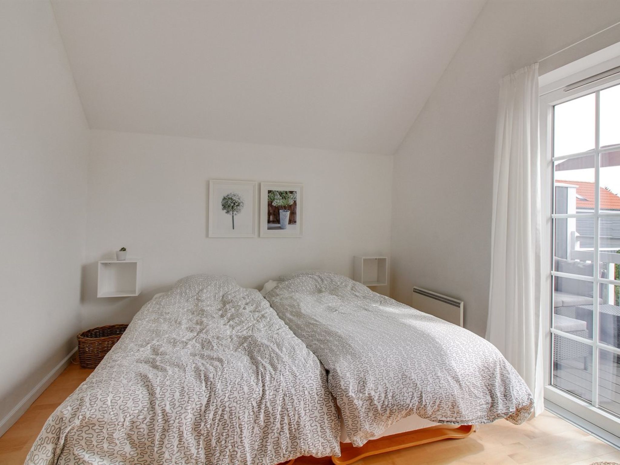"Vinny" - 1.2km from the sea-Drinnen