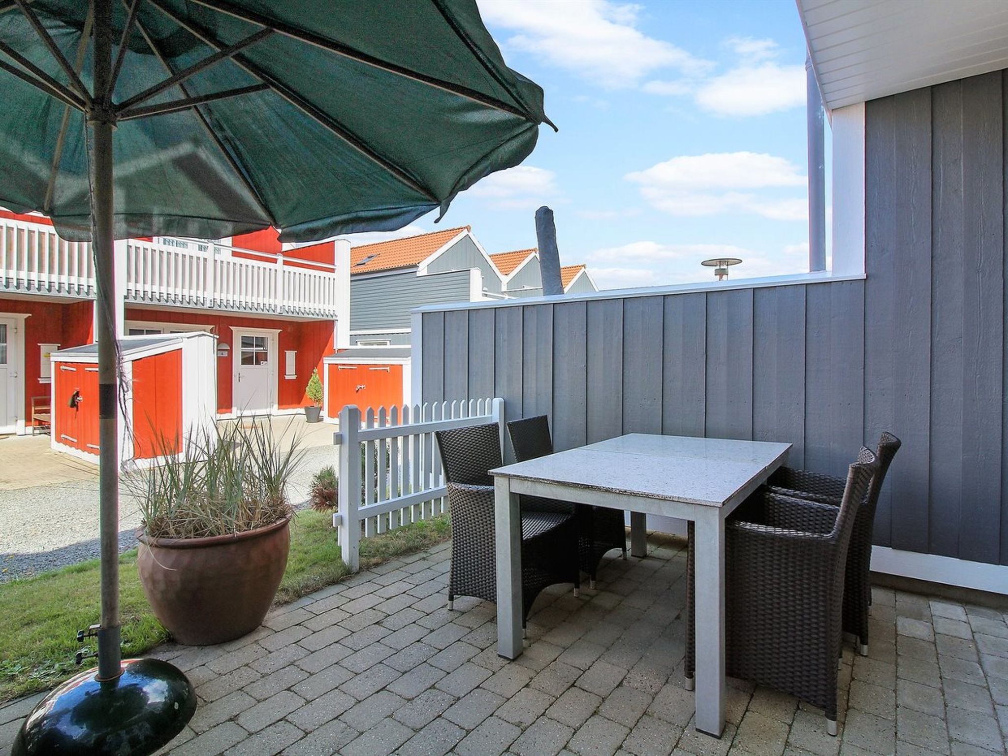 "Vinny" - 1.2km from the sea-Draußen