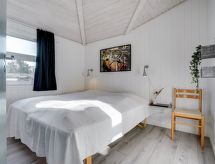Ruime vakantiewoning met privézwembad en sauna op 800m van de zee in Blåvand - thumbnail 1