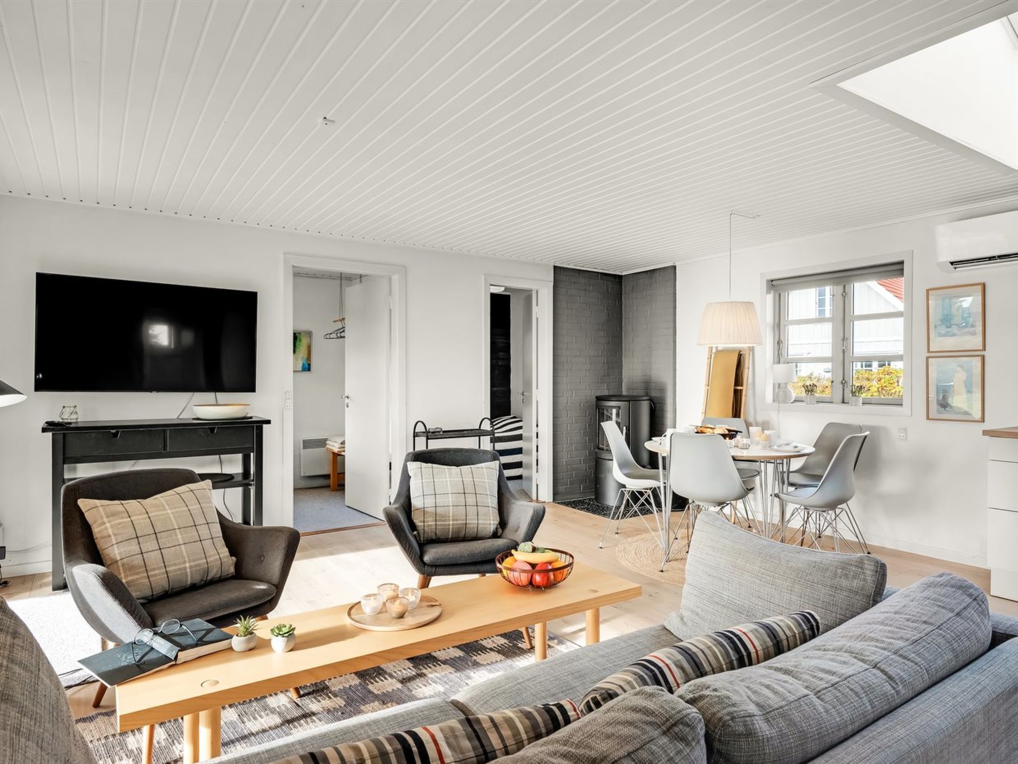 "Agni" - 800m from the sea-Drinnen