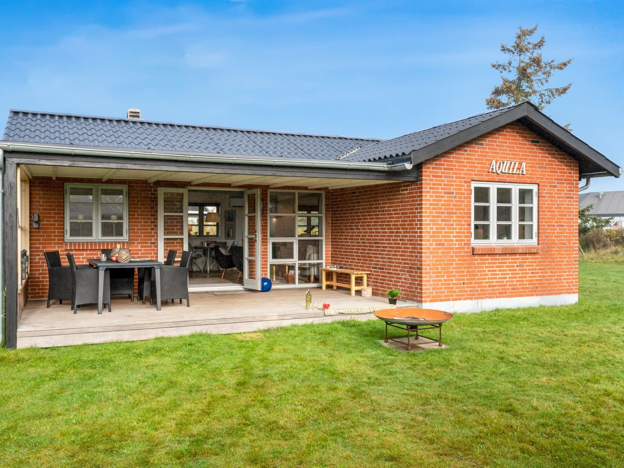 "Agni" - 800m from the sea-Draußen