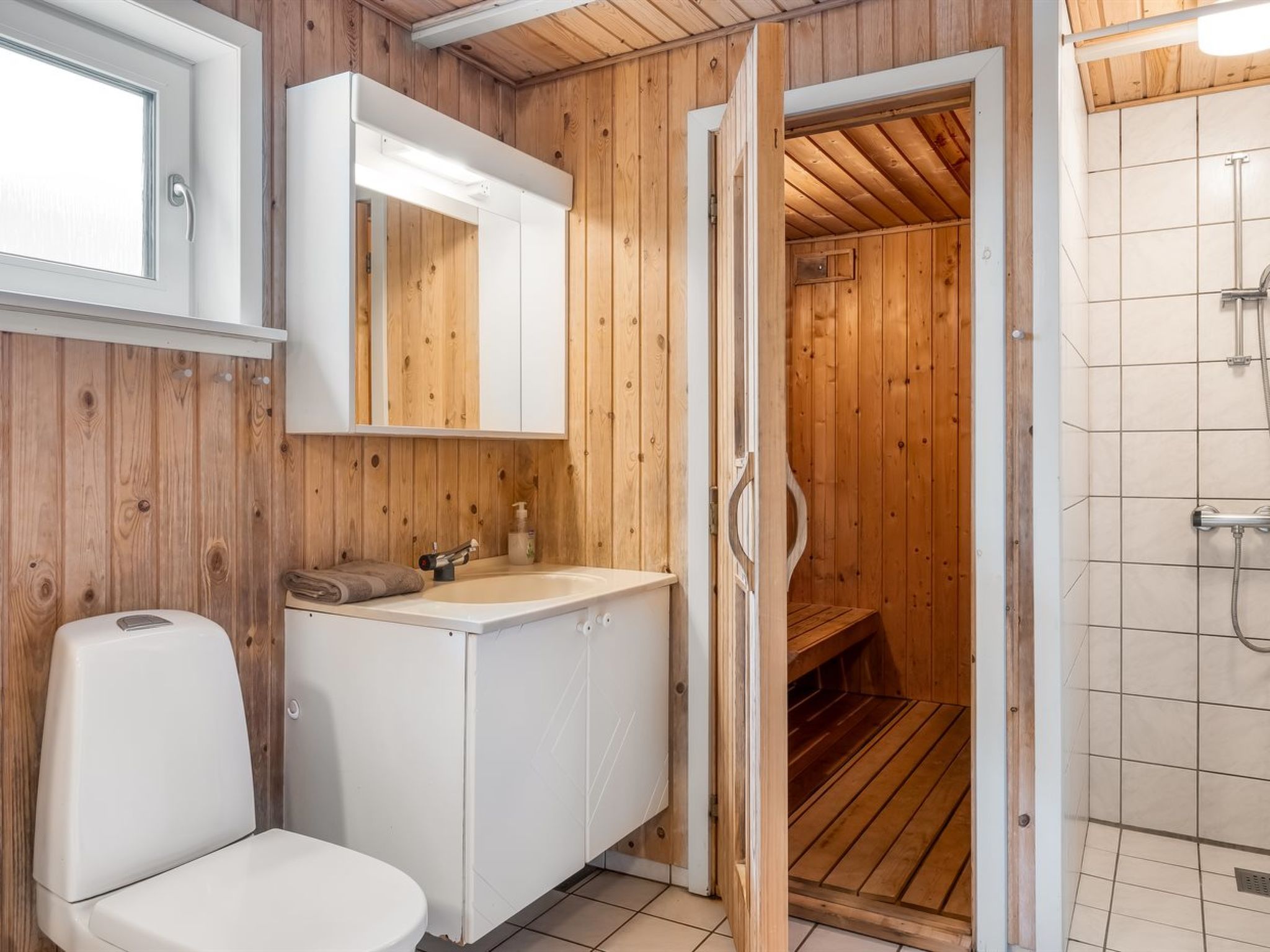"Urda" - 1km from the sea - Binnen