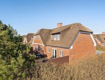 Kindvriendelijke vakantiewoning met sauna op 800 meter van de zee in Blåvand - thumbnail 1