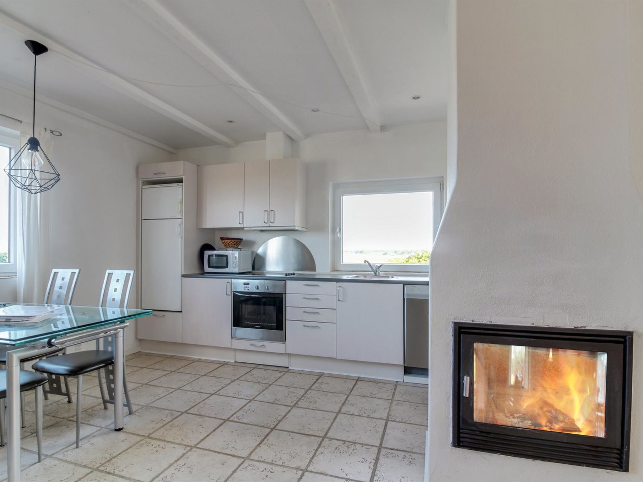 "Botilla" - 150m from the sea — Kitchen / Dining Room (5 of 12)