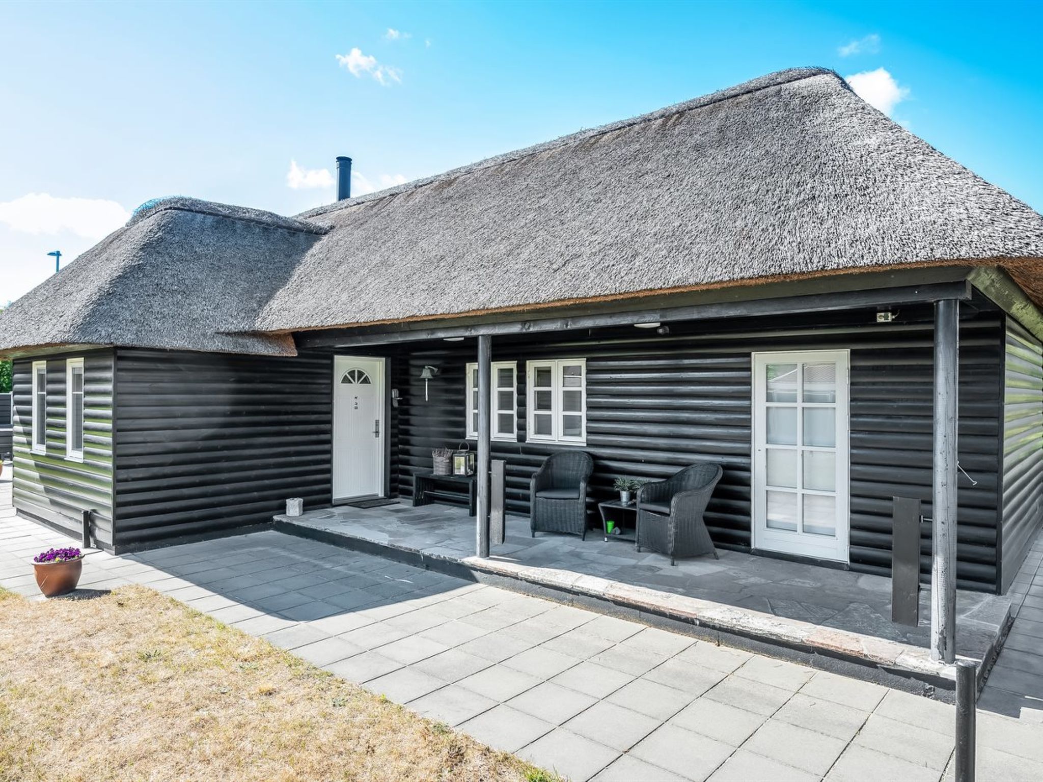 "Aila" - 1.4km from the sea-Dehors