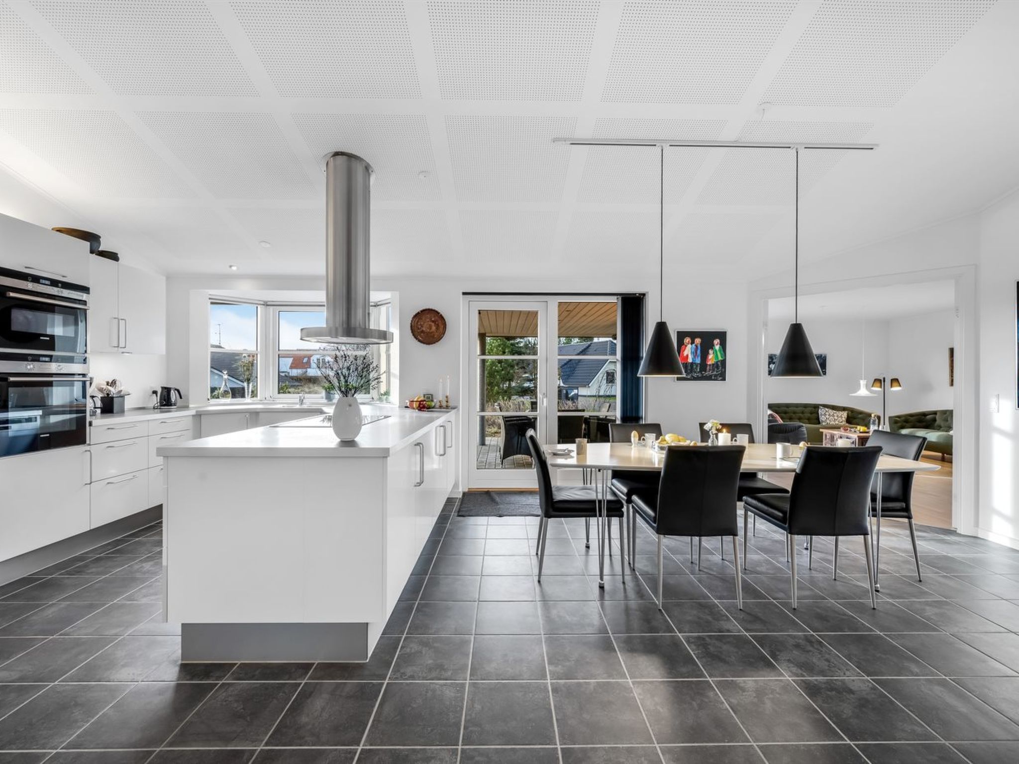"Elsi" - 1.3km from the sea