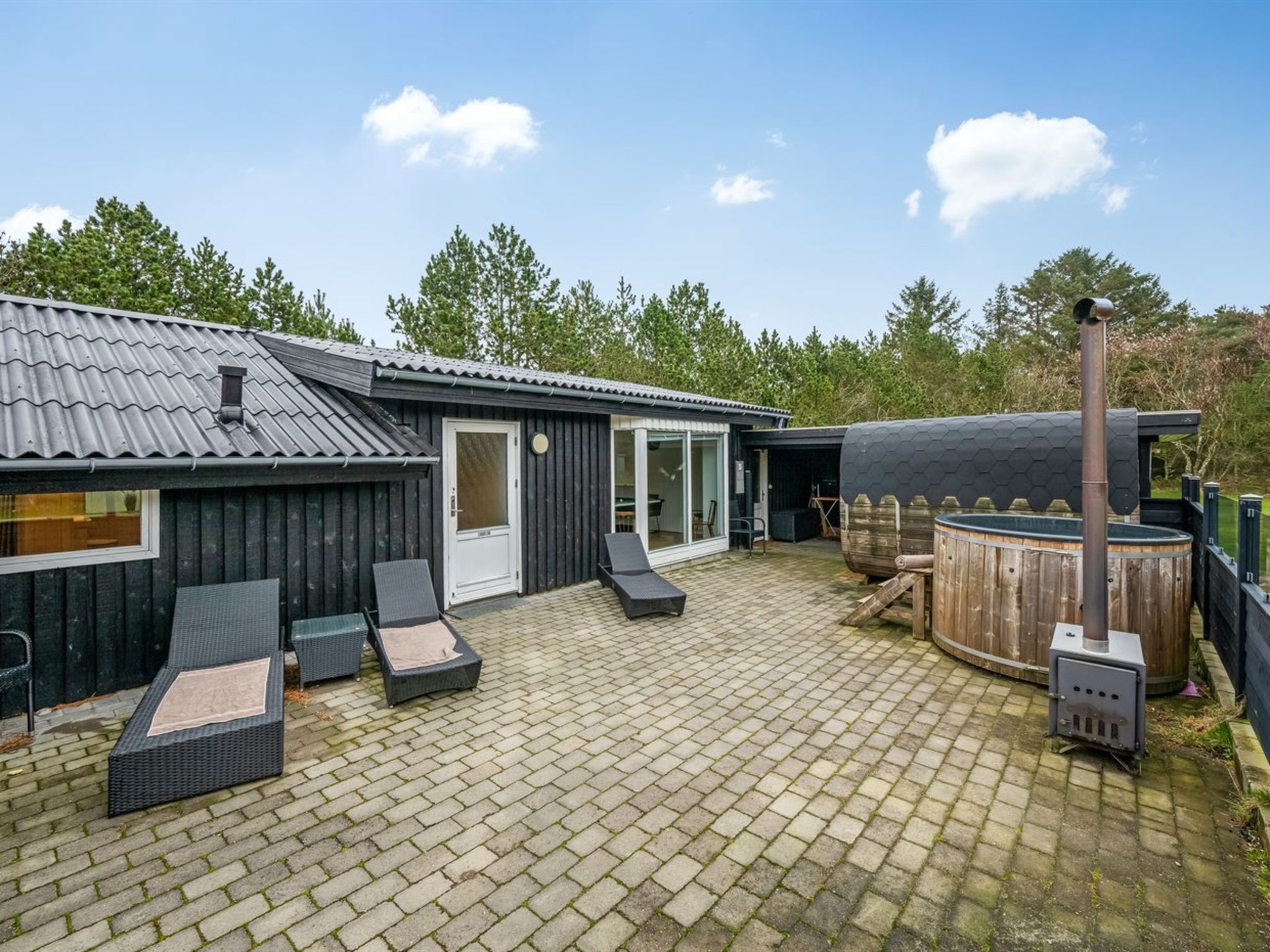 "Orm" - 2.3km from the sea-Buiten