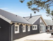 Ruim vakantiehuis voor 10 personen met sauna en zwembad nabij Blåvand strand - thumbnail 1