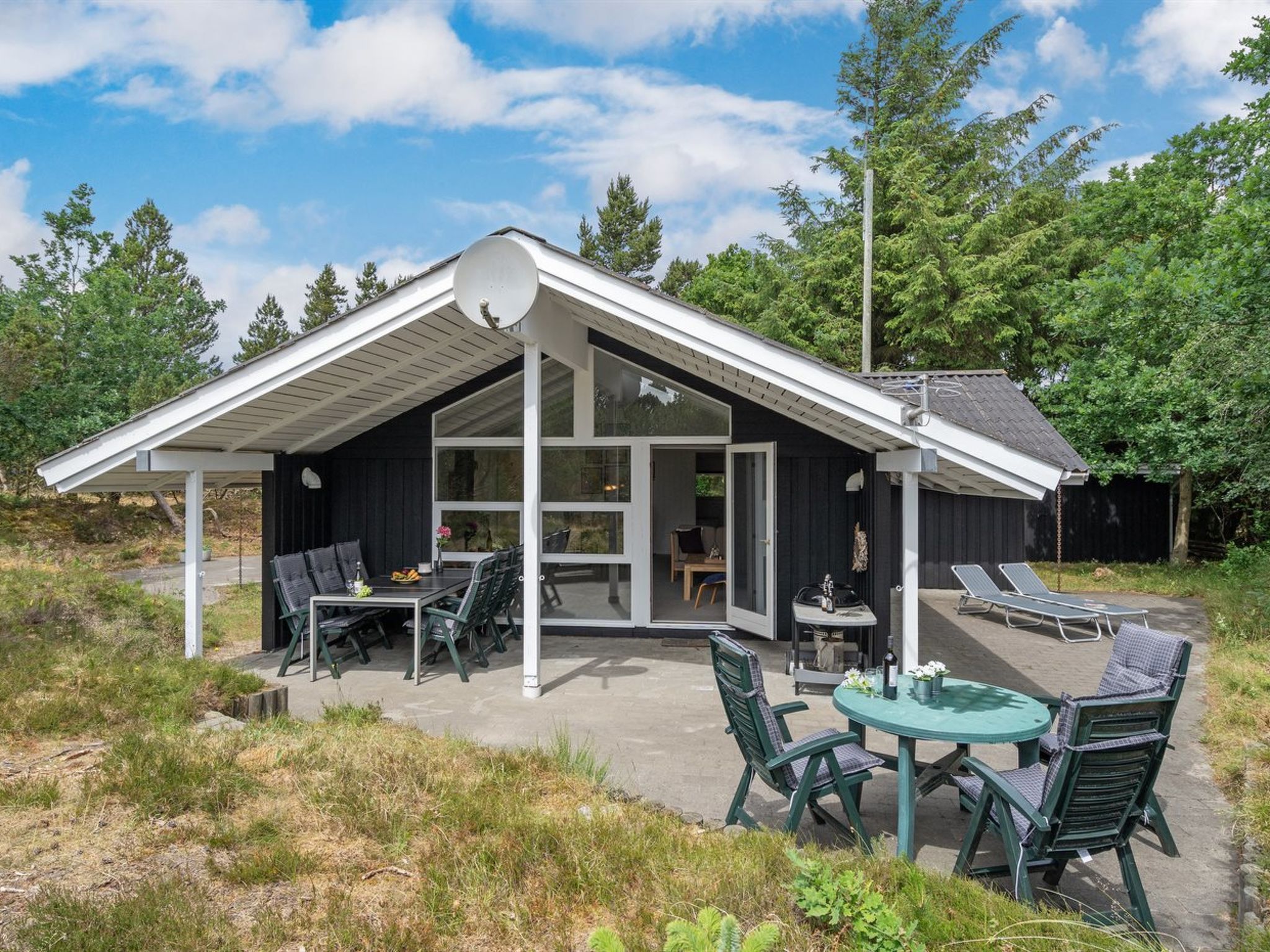 "Jannick" - 1.5km from the sea