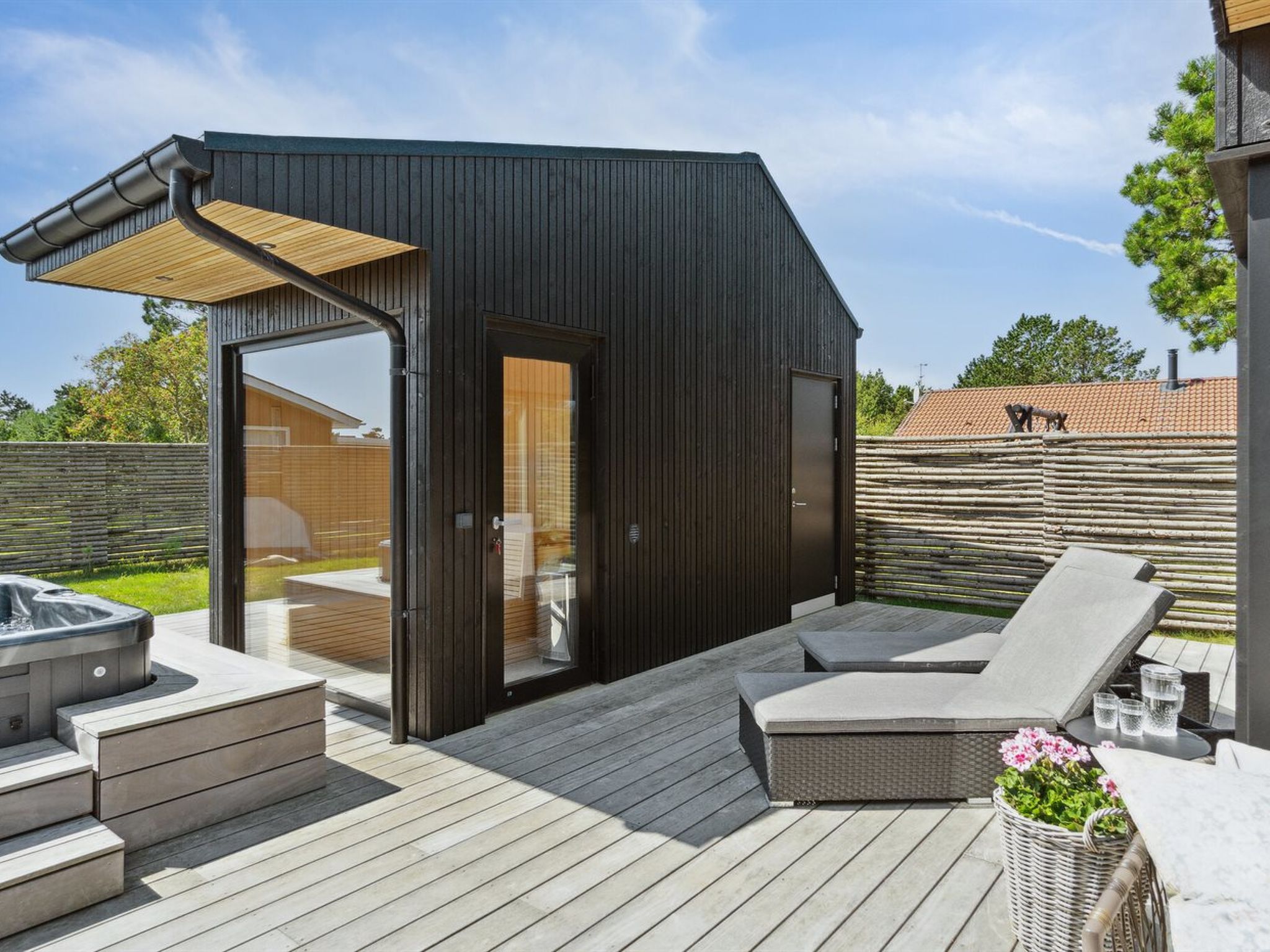"Toyah" - 400m from the sea-Binnen