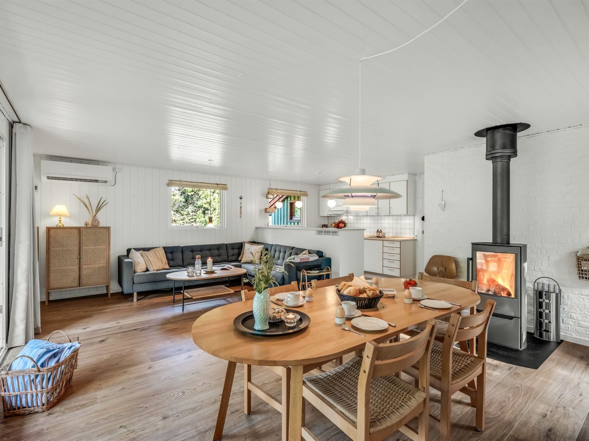 "Yngvy" - 1.3km from the sea - Binnen