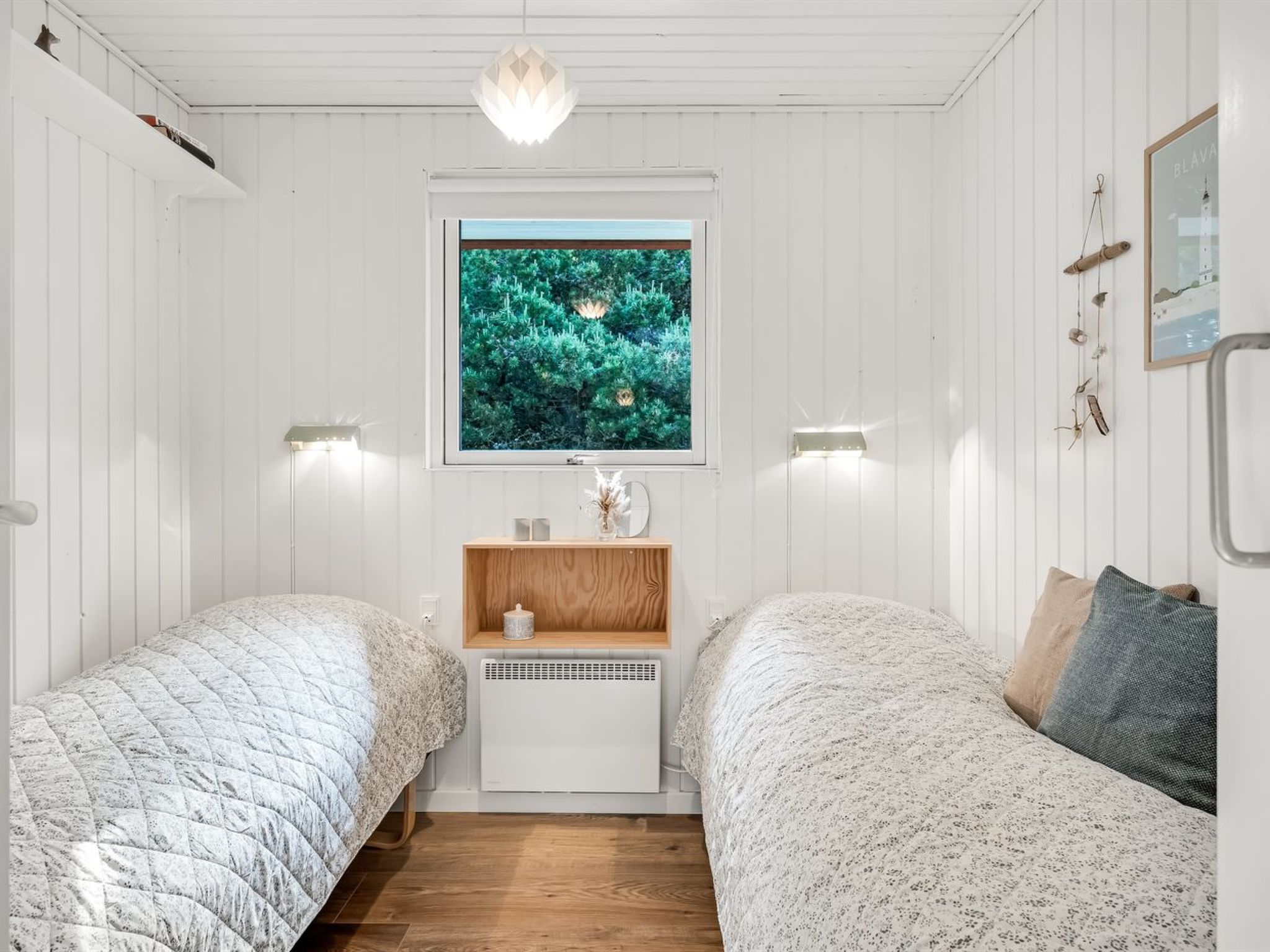 "Yngvy" - 1.3km from the sea - Binnen