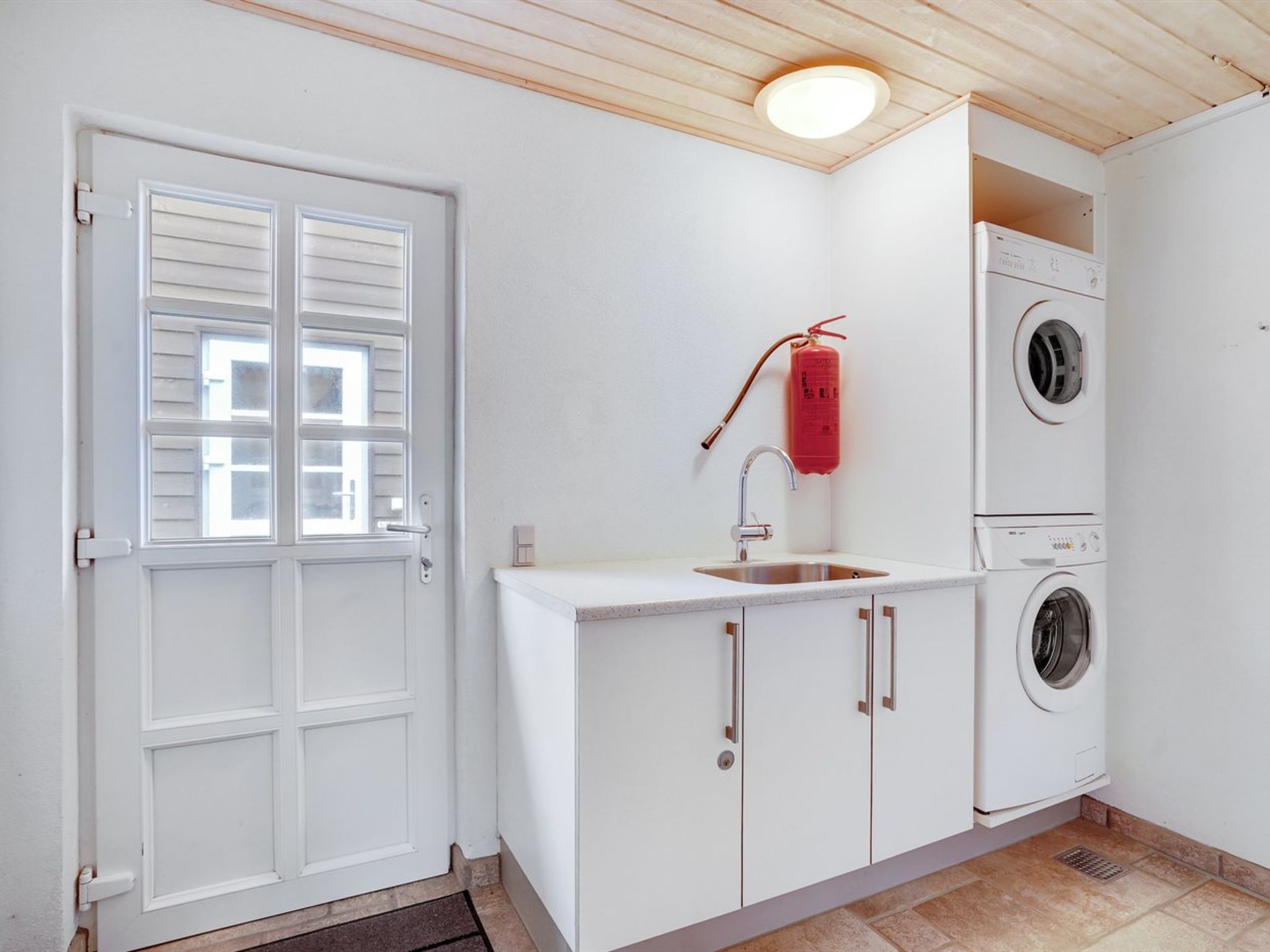 "Adia" - 300m from the sea-Binnen
