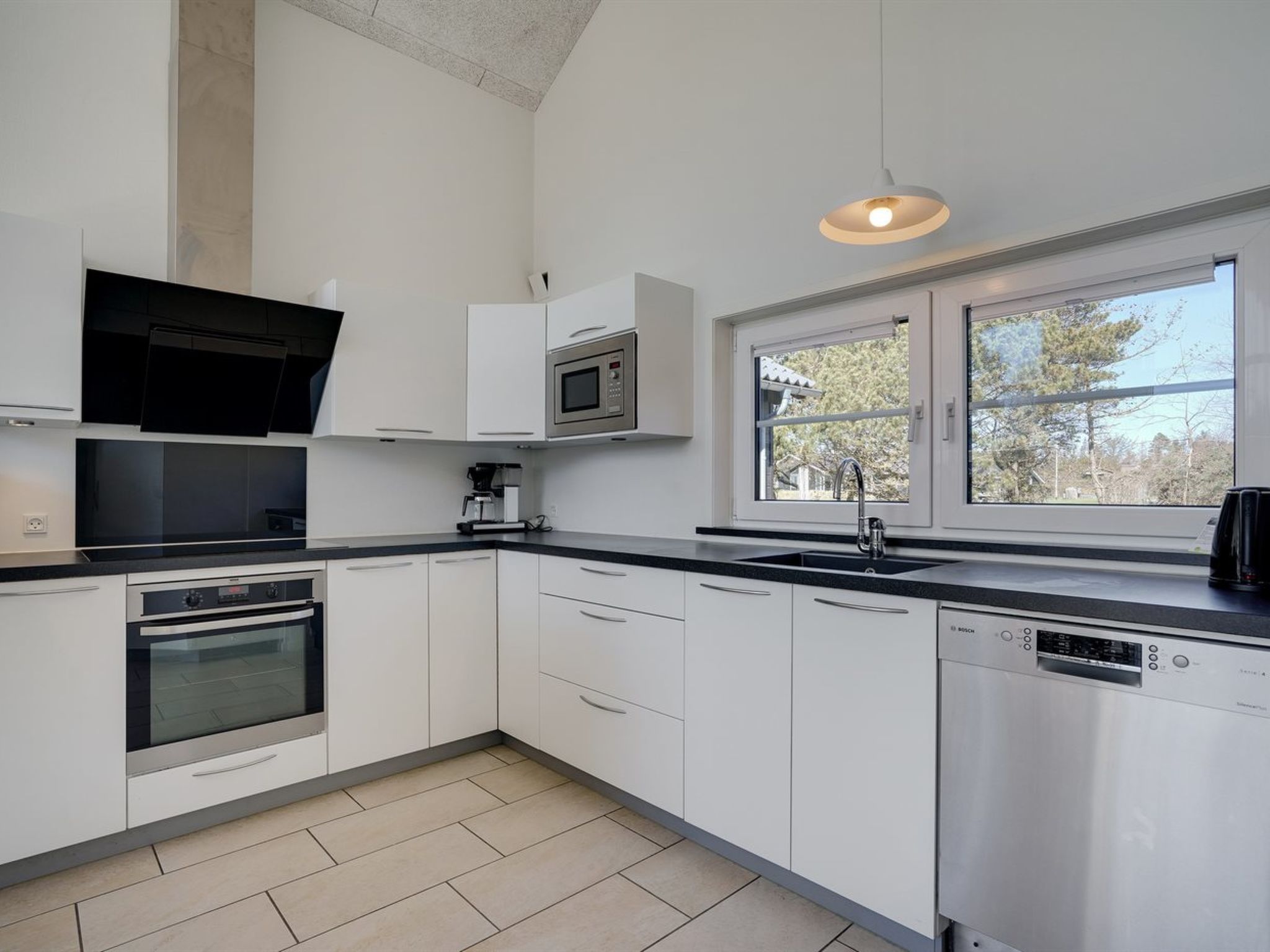"Lova" - 600m from the sea - Binnen