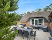 Ruim vakantiehuis met privézwembad en sauna op 2,5 km van de zee in Blåvand - thumbnail 6
