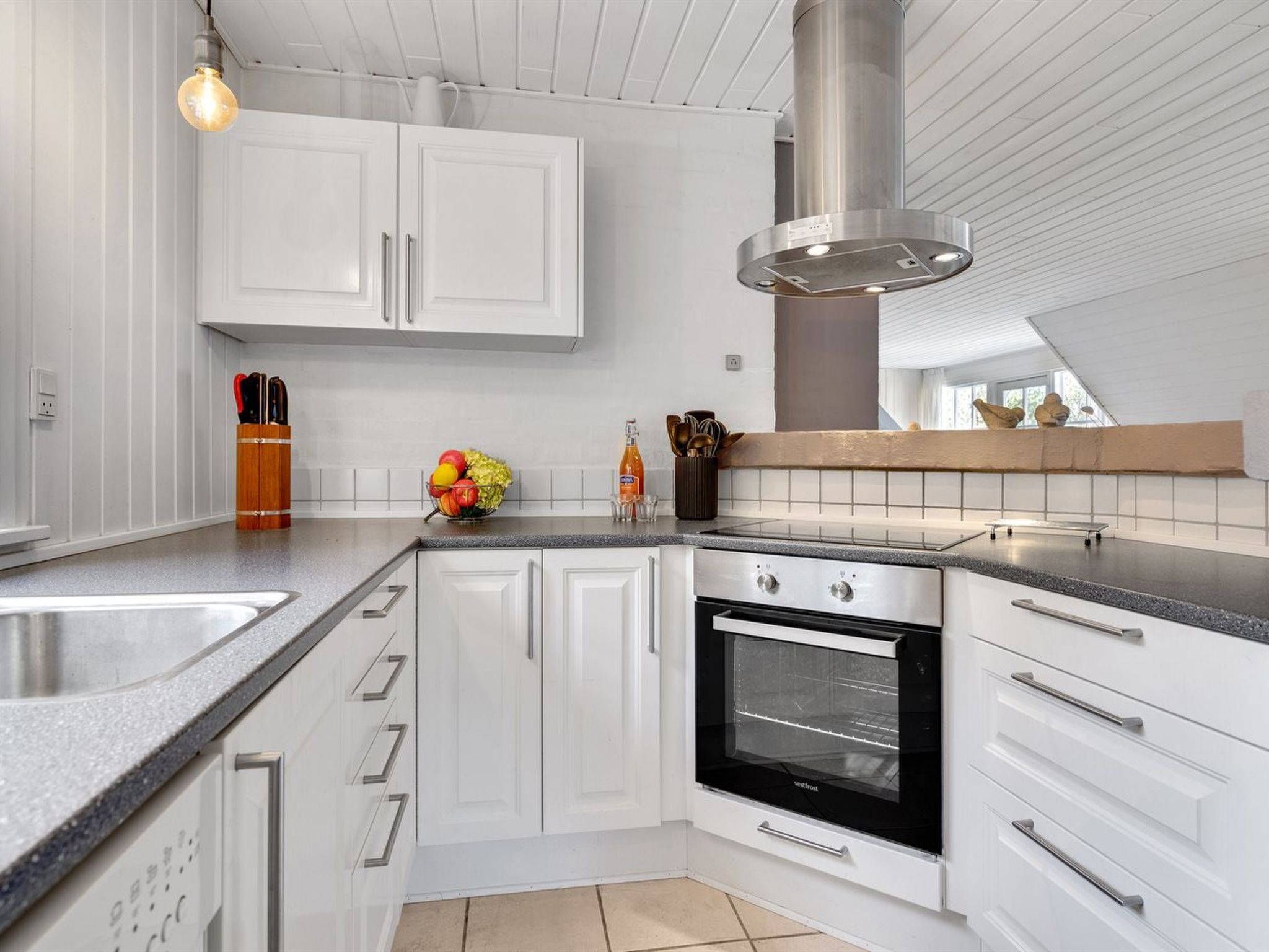 "Alwina" - 2.5km from the sea - Binnen