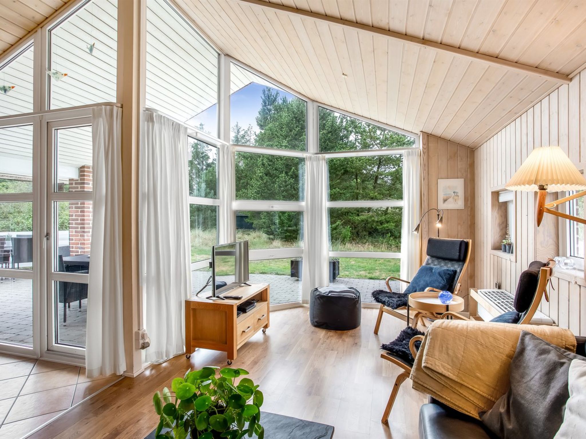 "Ronna" - 2.2km from the sea - Binnen