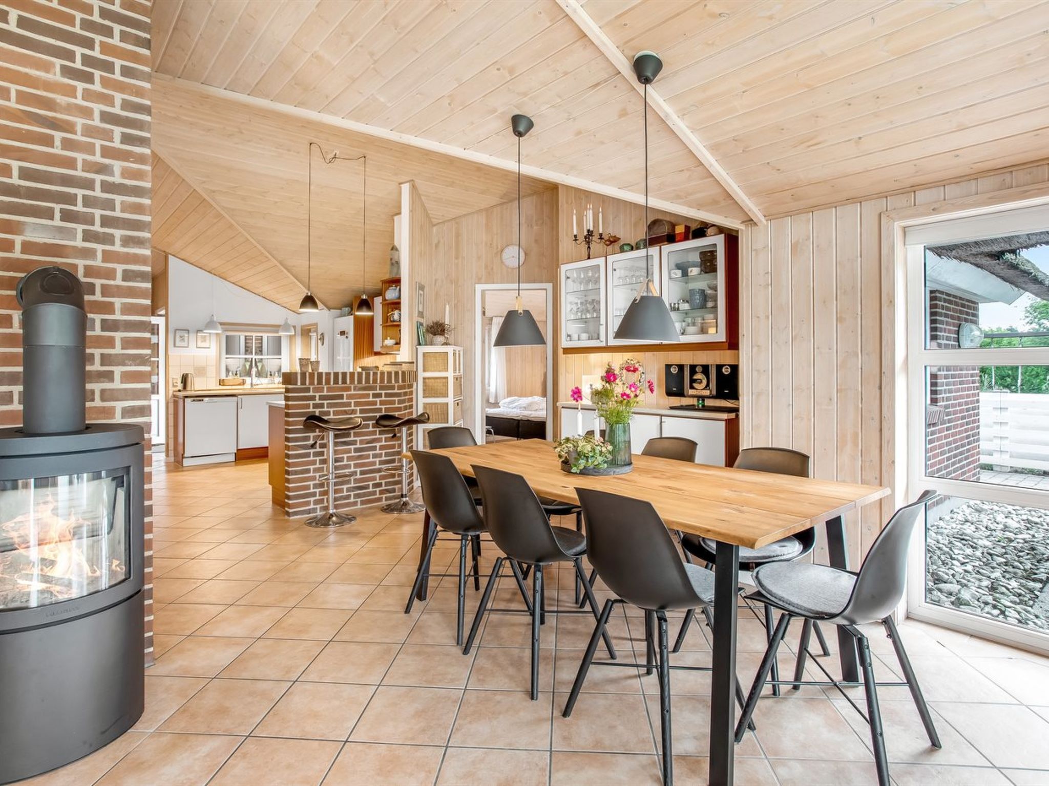 "Ronna" - 2.2km from the sea - Binnen