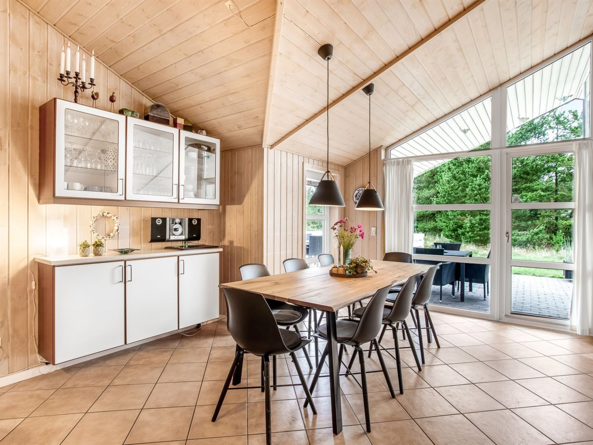 "Ronna" - 2.2km from the sea - Binnen