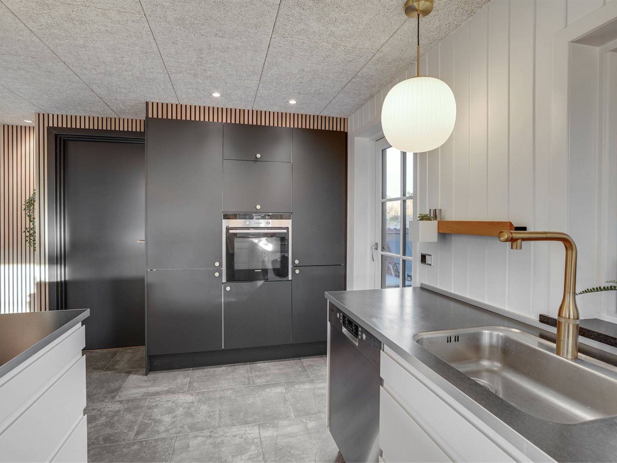 "Oskari" - 1.3km from the sea - Inside