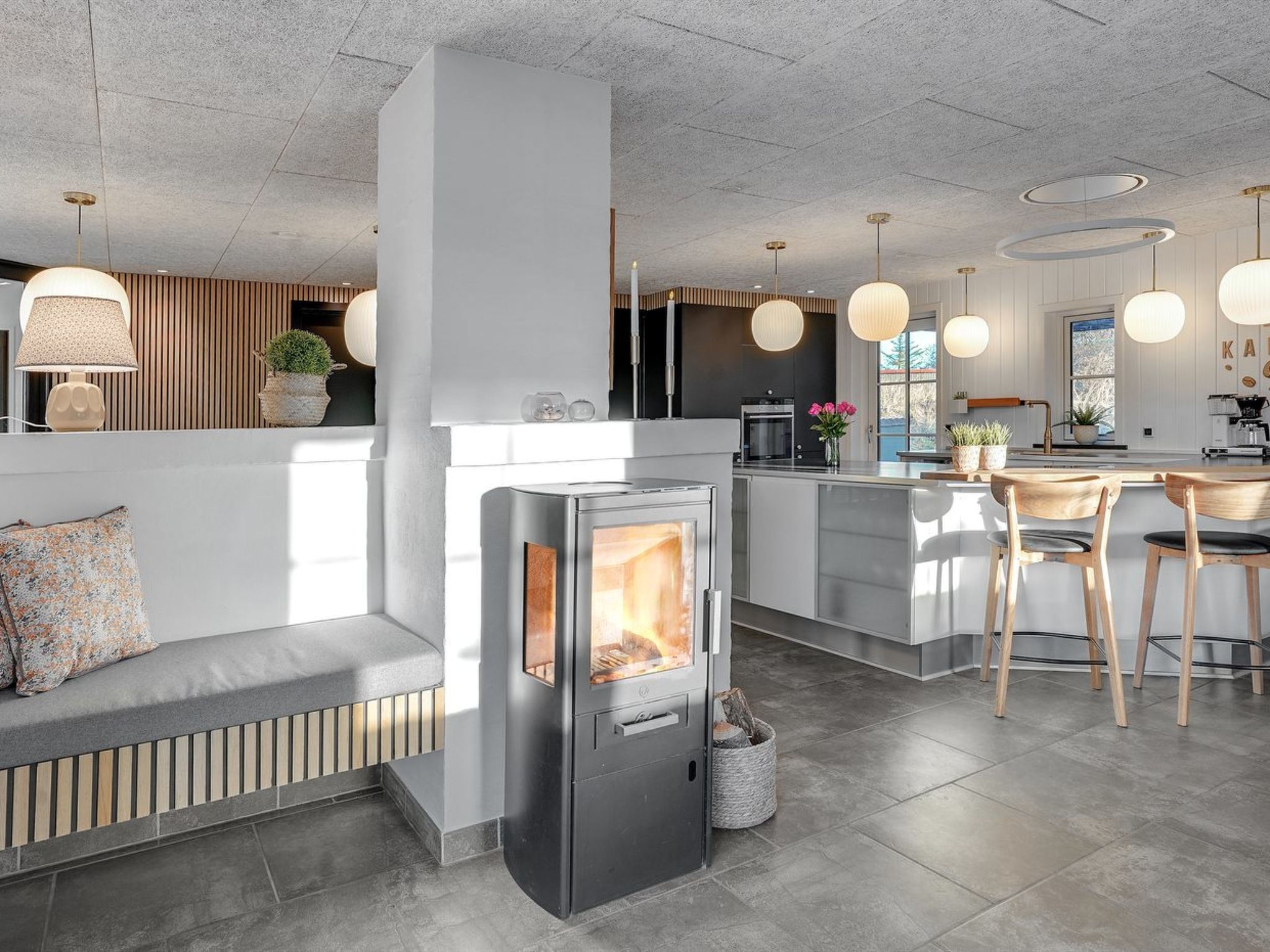 "Oskari" - 1.3km from the sea - Inside