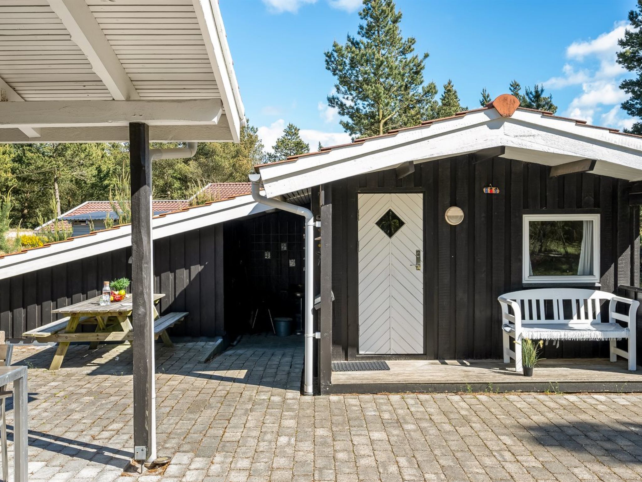 "Augustine" - 1.6km from the sea-Buiten