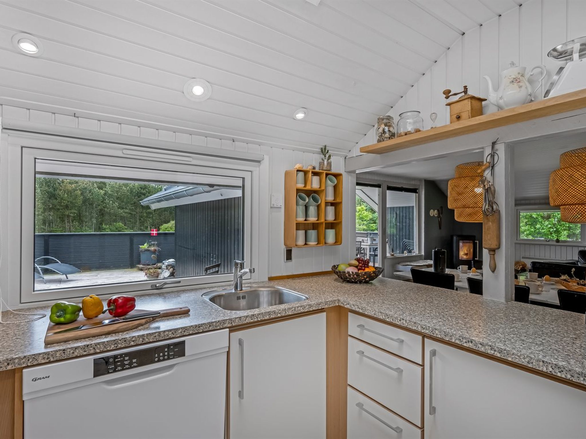 "Meinolf" - 2km from the sea - Binnen