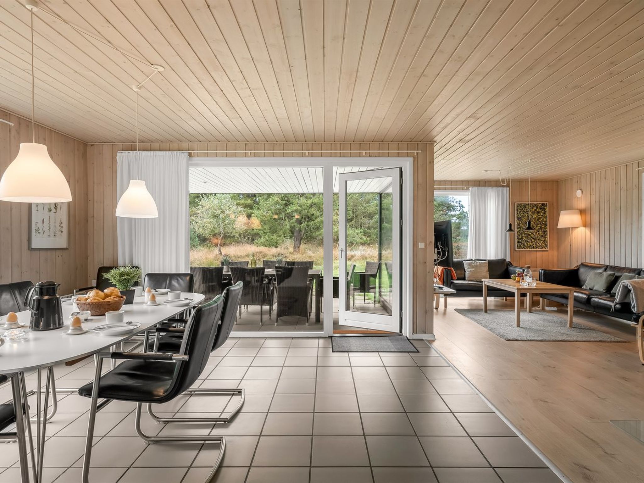"Dix" - 900m from the sea - Binnen