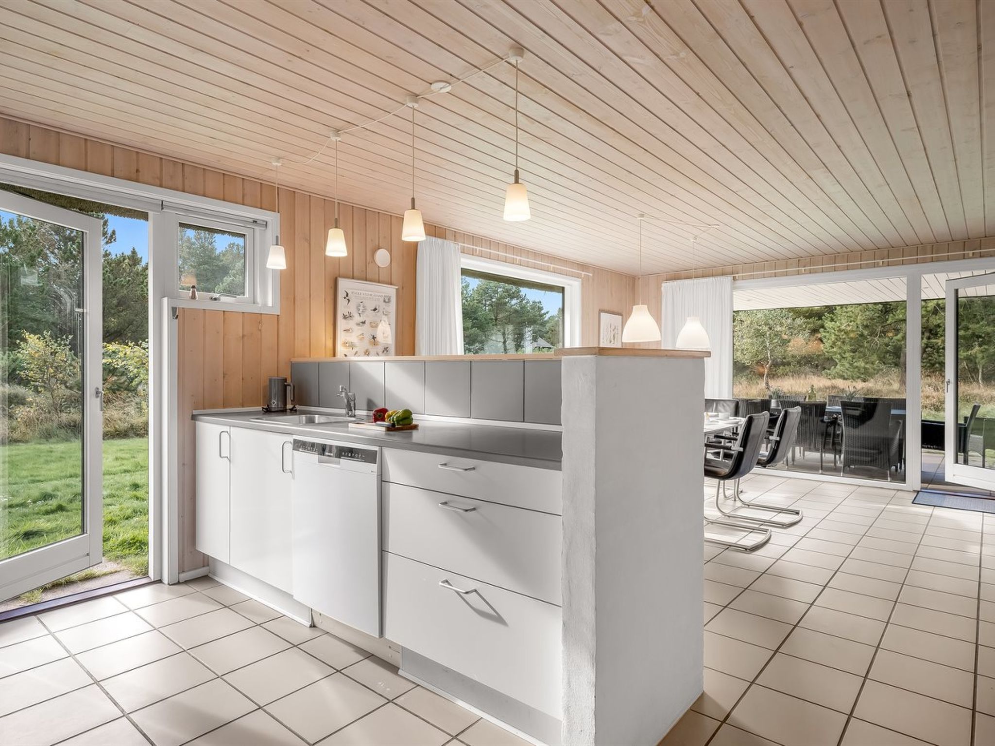 "Dix" - 900m from the sea - Binnen