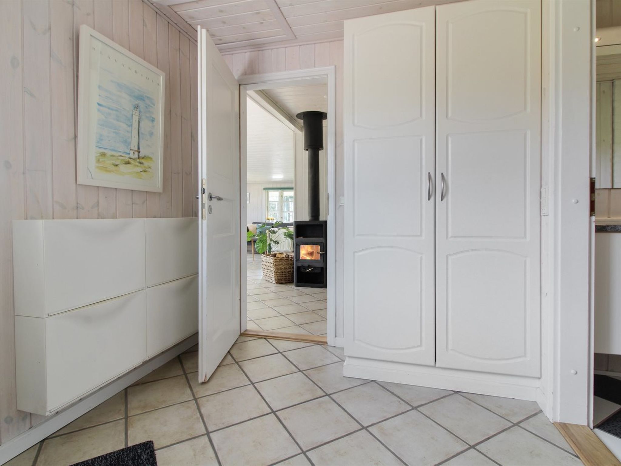 "Hillmari" - 200m from the sea-Binnen