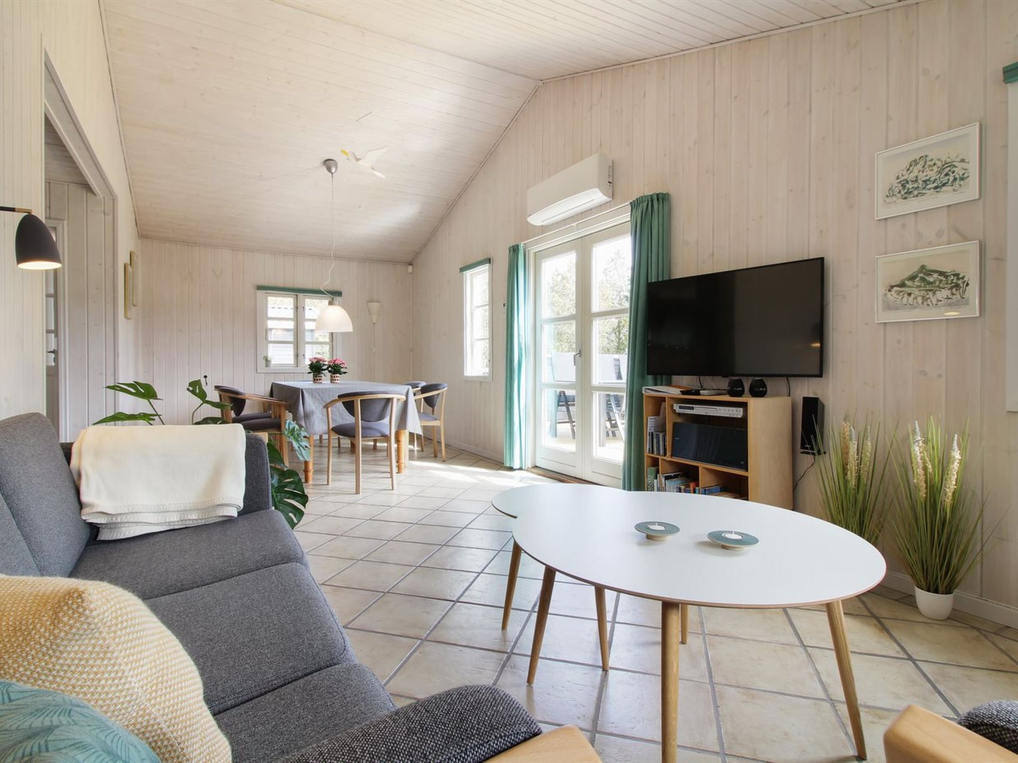 "Hillmari" - 200m from the sea - Dedans