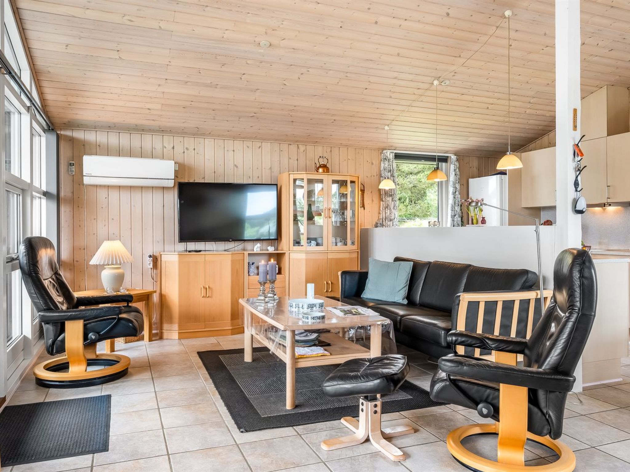 "Nadia" - 1.7km from the sea - Binnen
