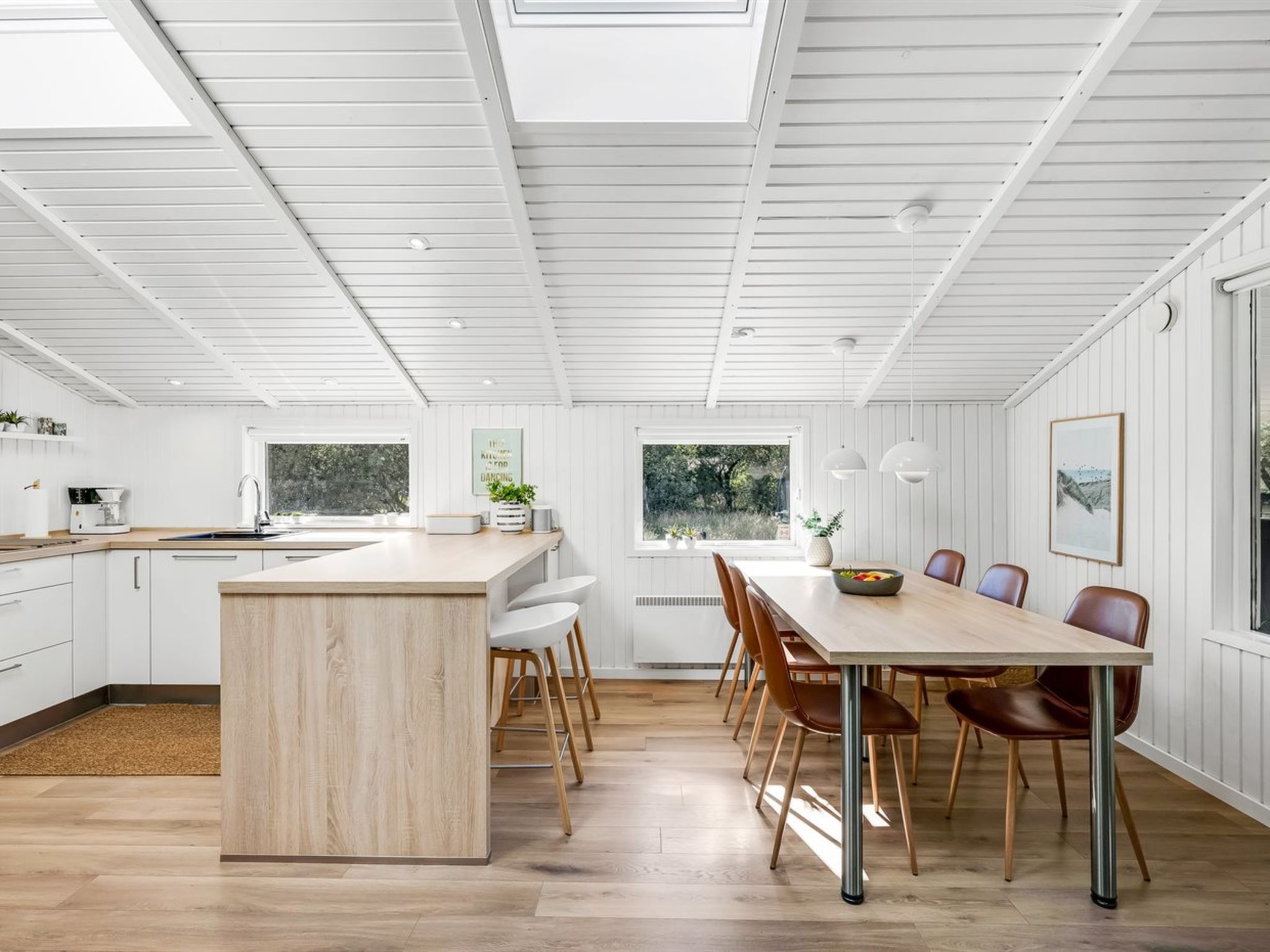 "Eirik" - 2.5km from the sea - Binnen