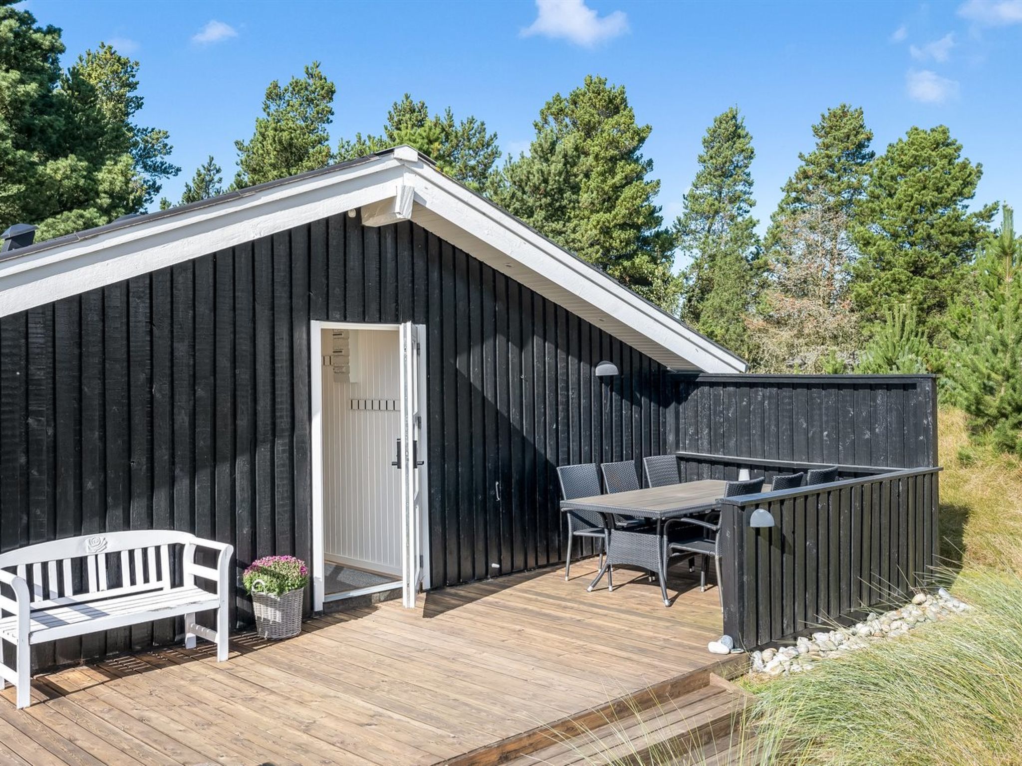 "Eirik" - 2.5km from the sea - Buiten