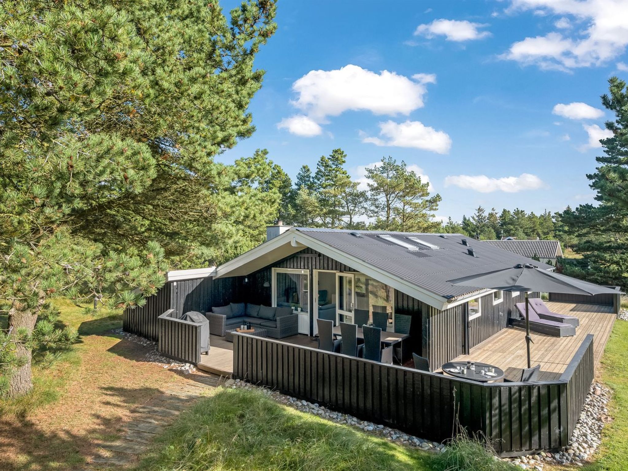 "Eirik" - 2.5km from the sea - Buiten