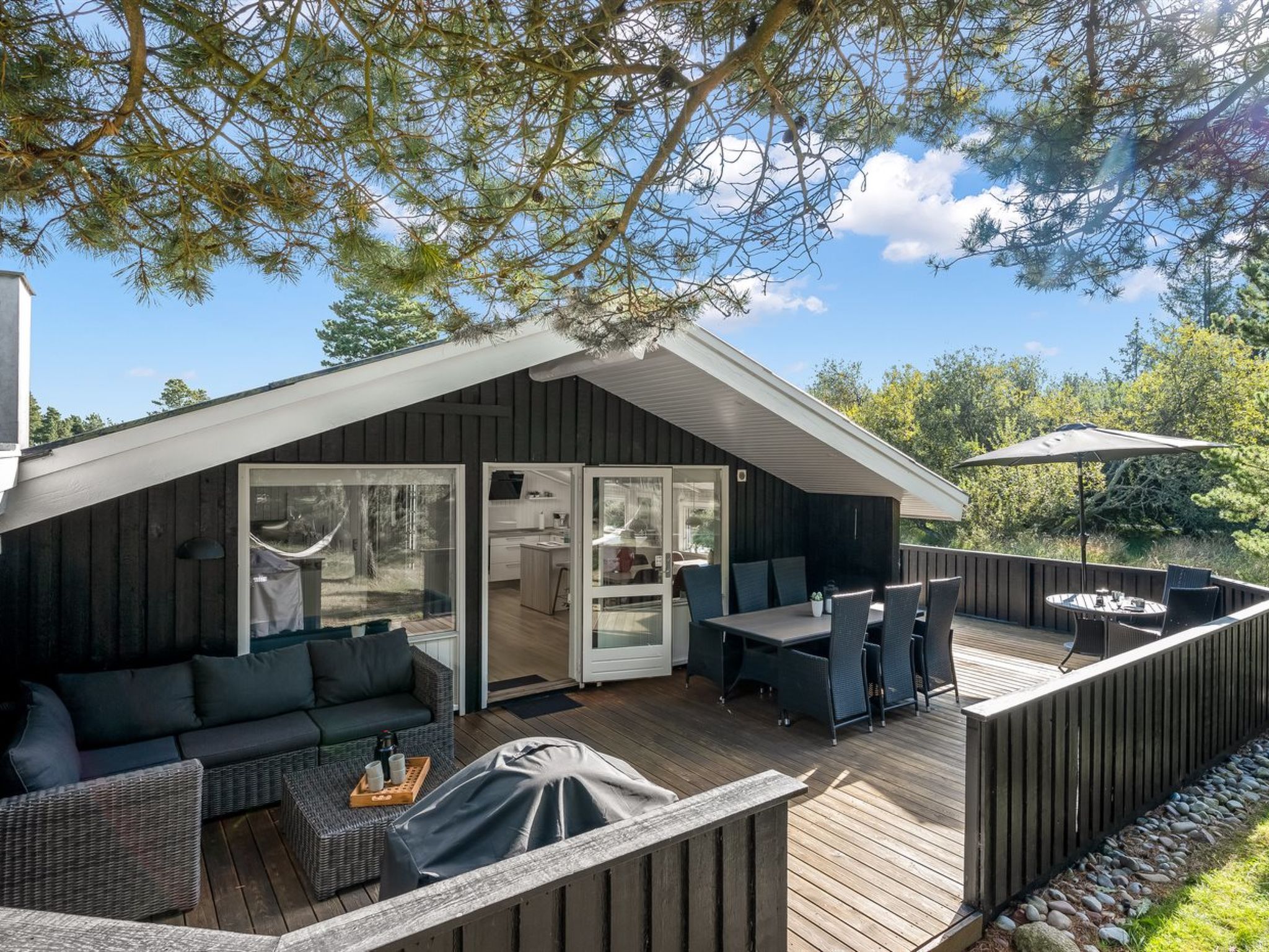 "Eirik" - 2.5km from the sea - Buiten