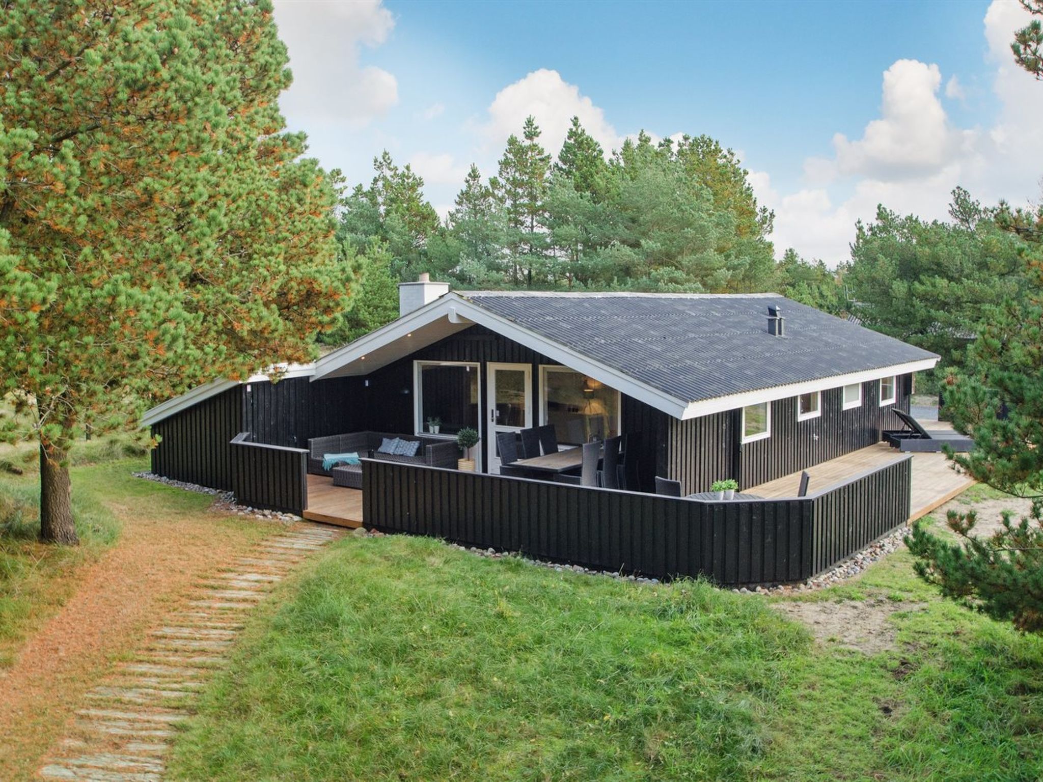"Eirik" - 2.5km from the sea