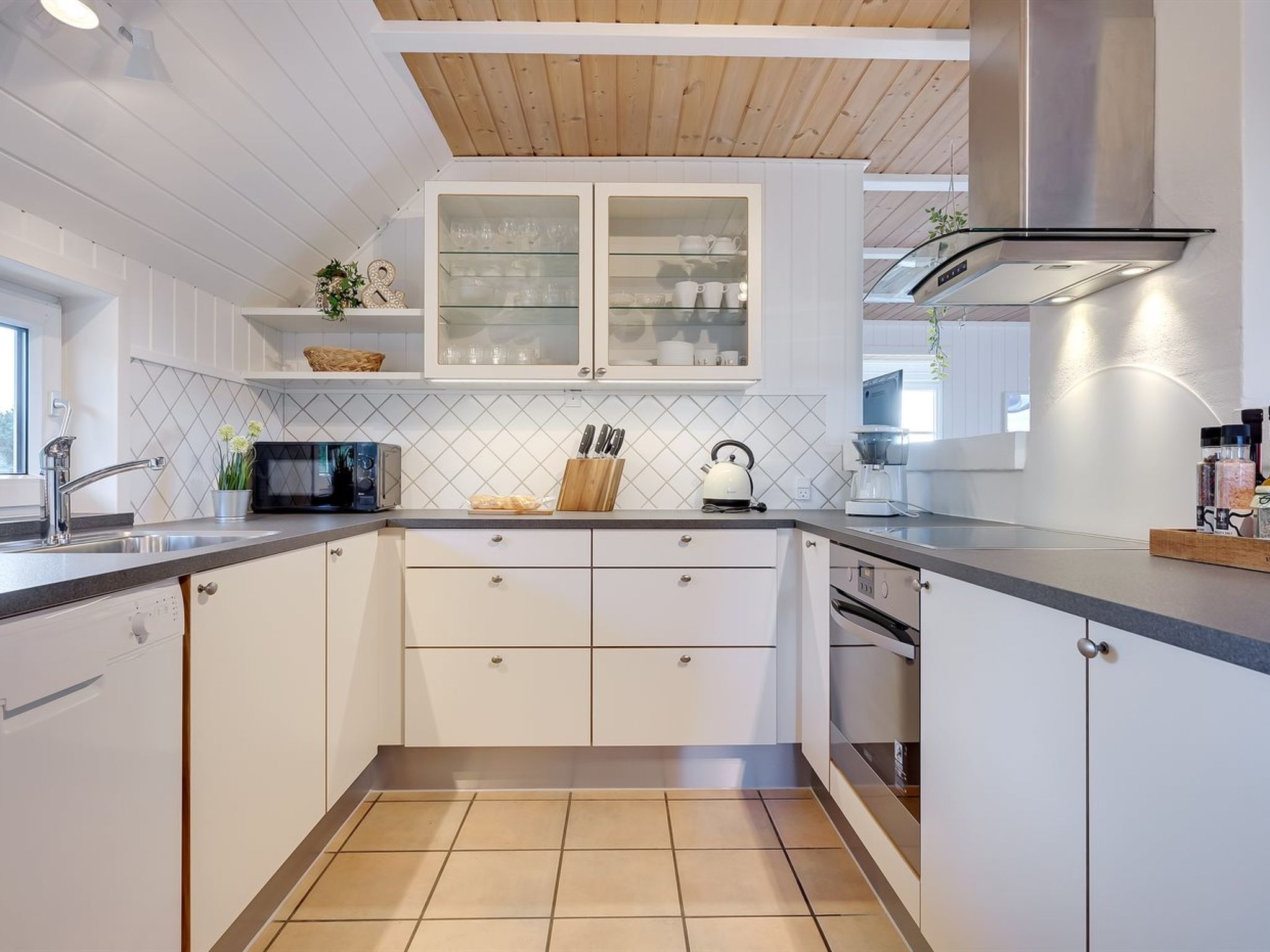 "Viana" - 100m from the sea - Inside