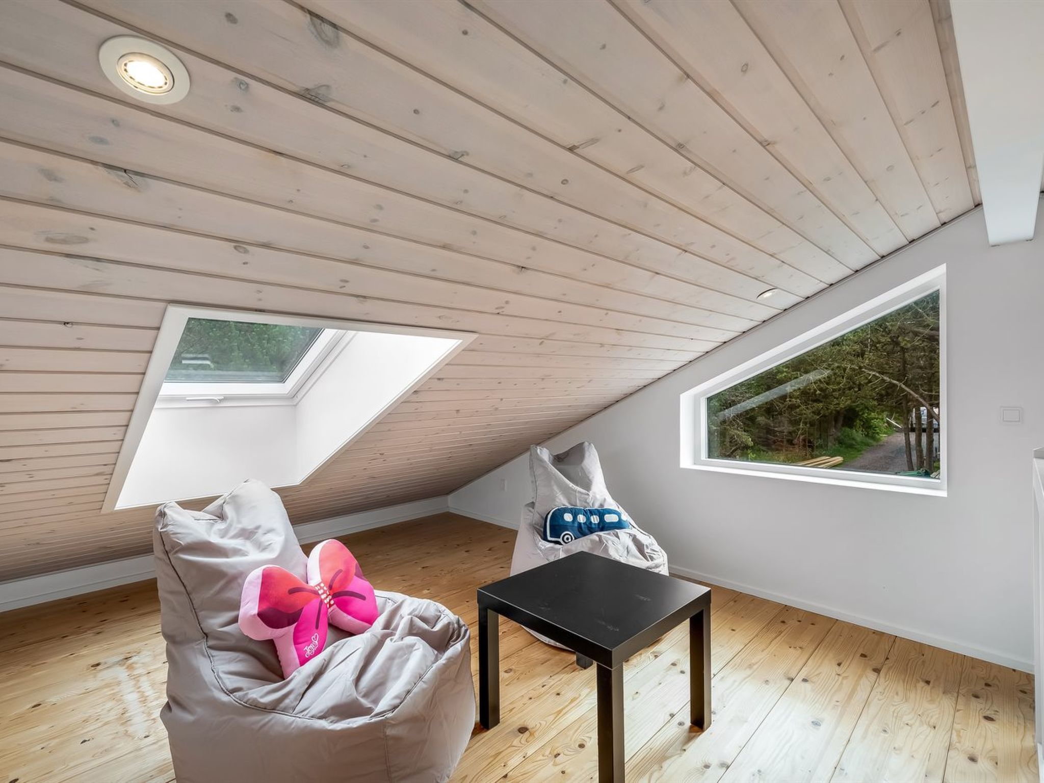 "Jonka" - 2km from the sea - Binnen