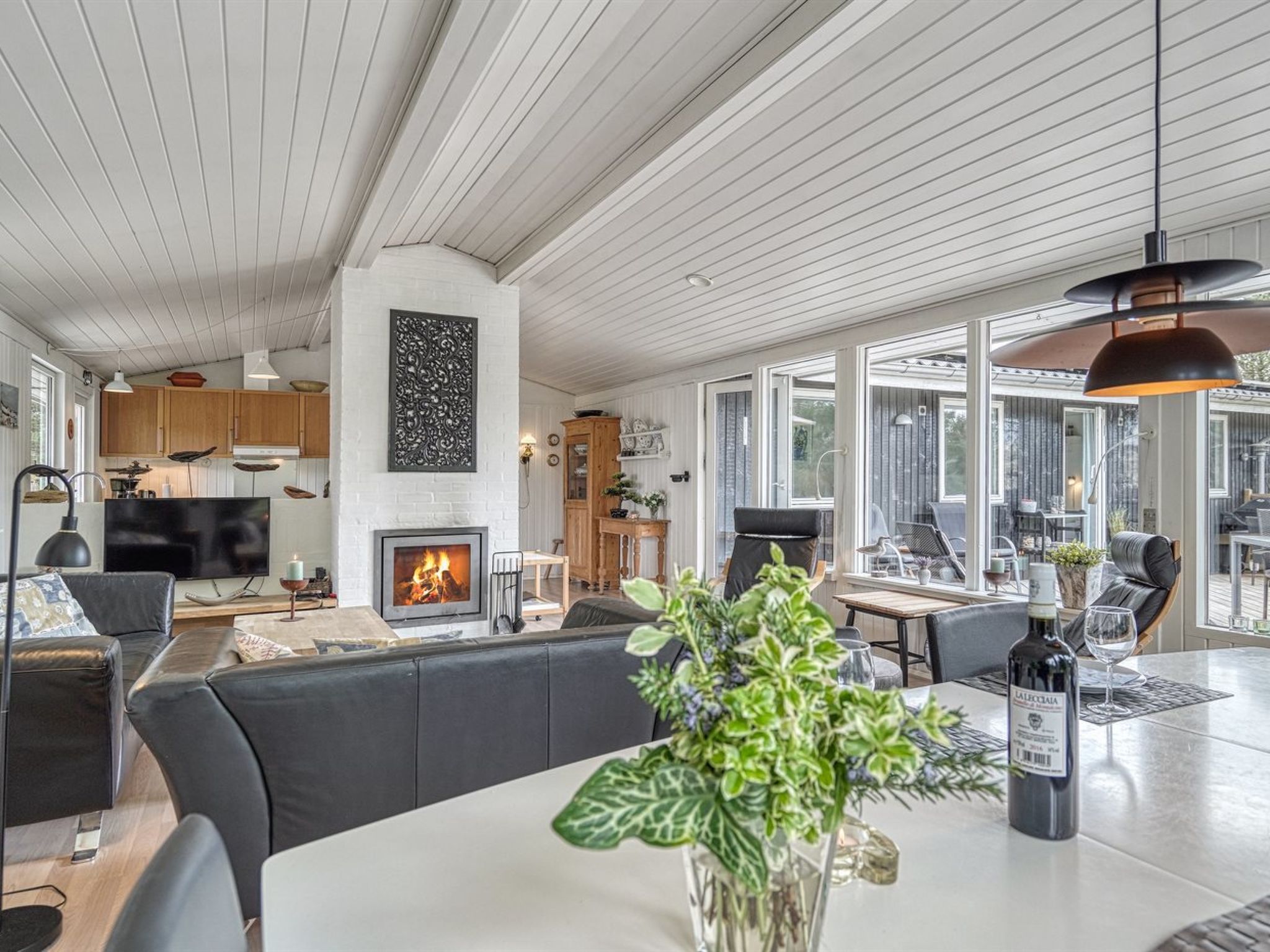 "Taneli" - 2.2km from the sea - Binnen