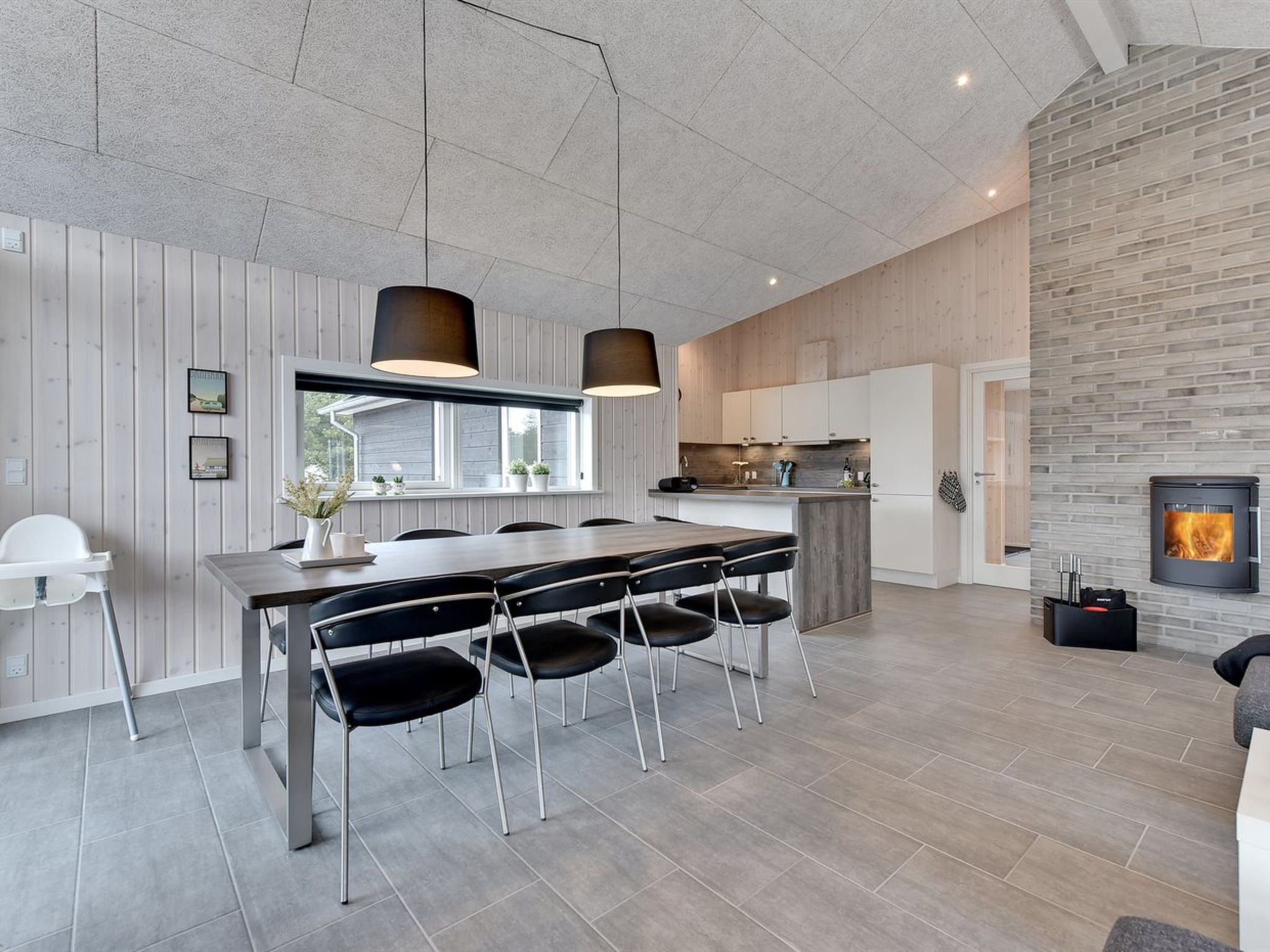 "Hwithoveth" - 1.4km from the sea-Drinnen